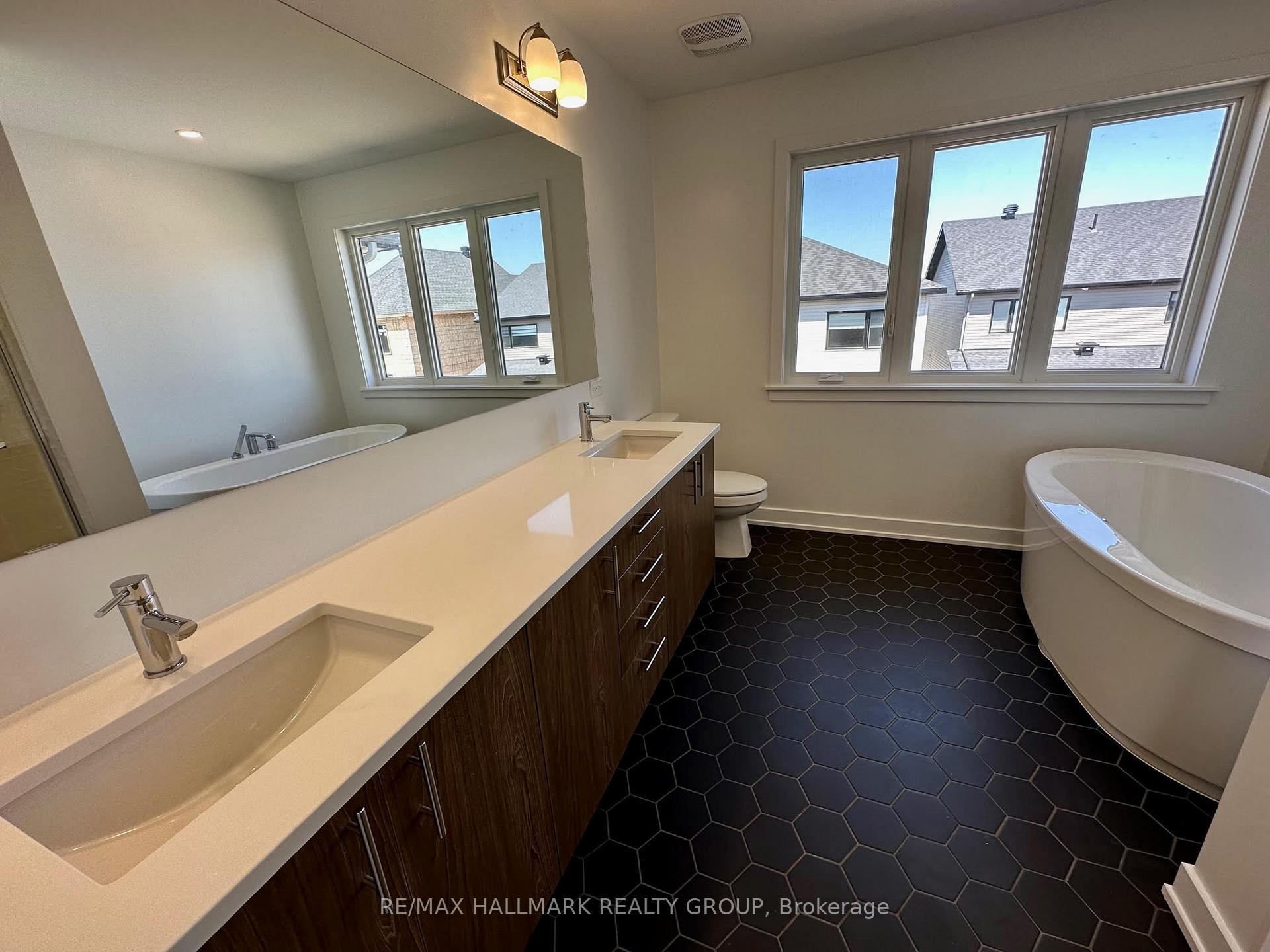 Photo 19 of 724 Odyssey Way, Ottawa, Leitrim — HOMEH
