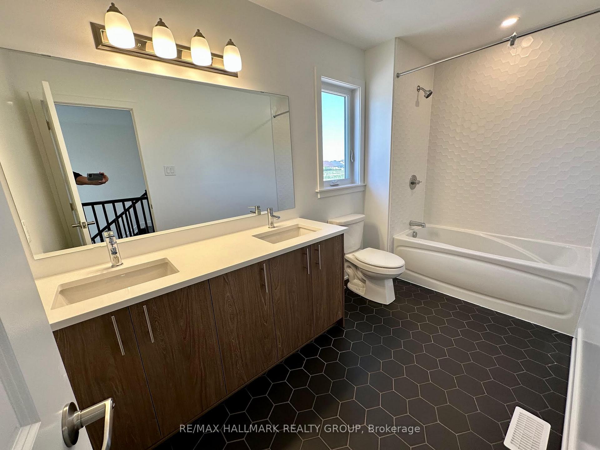 Photo 26 of 724 Odyssey Way, Ottawa, Leitrim — HOMEH