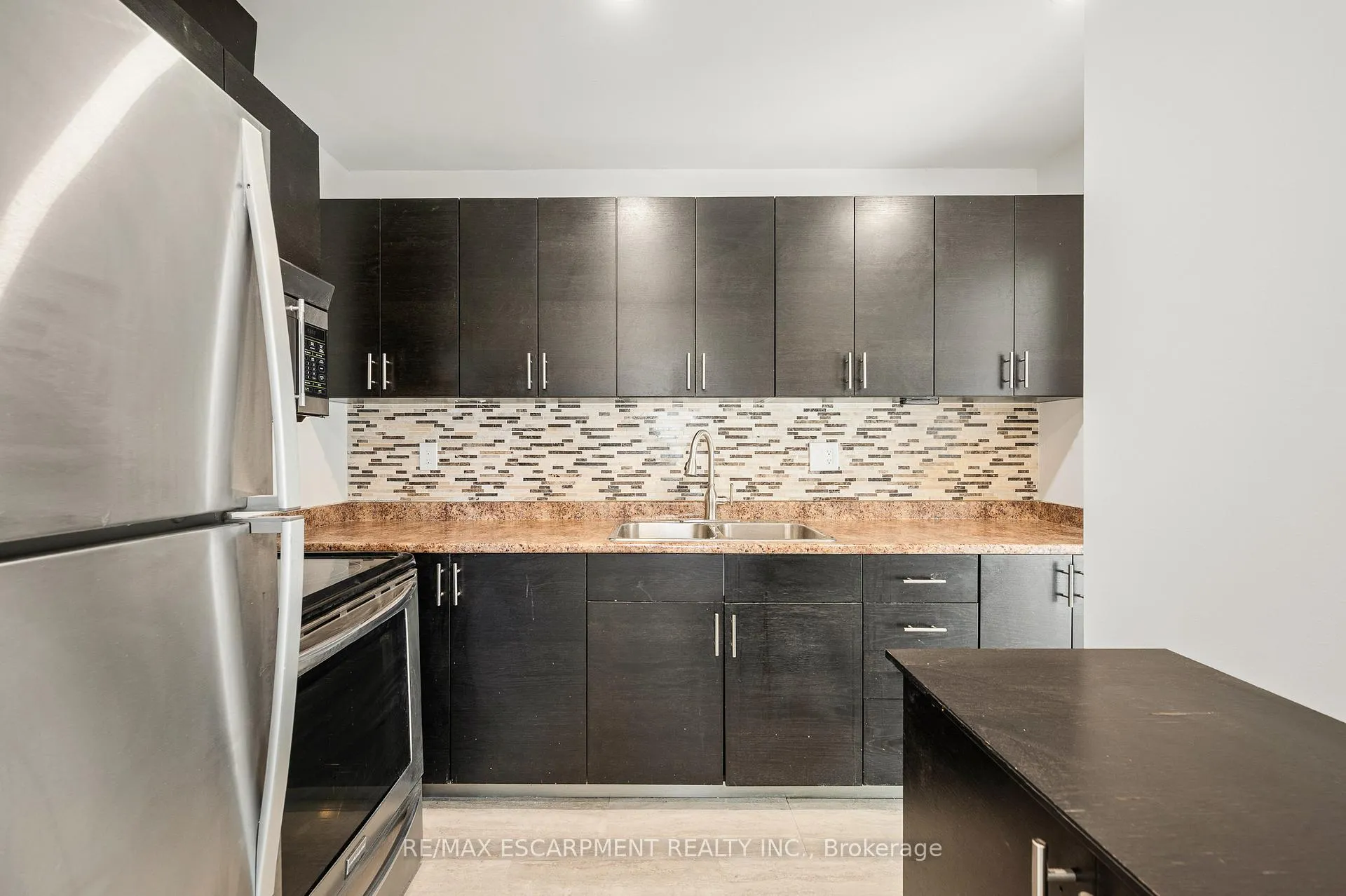 Photo 6 of Unit 41, 33 Rochelle Avenue, Hamilton, Quinndale — HOMEH