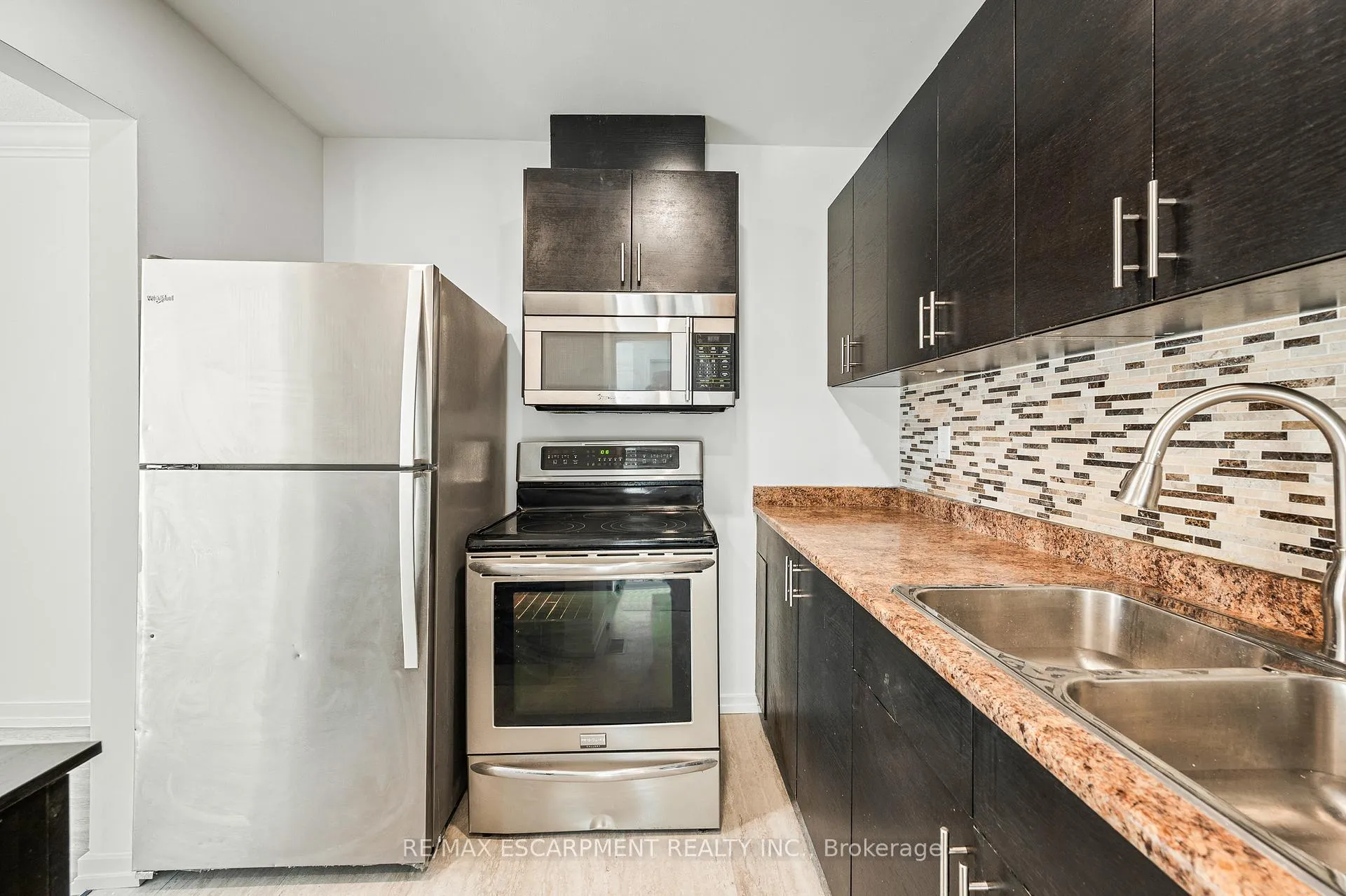Photo 7 of Unit 41, 33 Rochelle Avenue, Hamilton, Quinndale — HOMEH