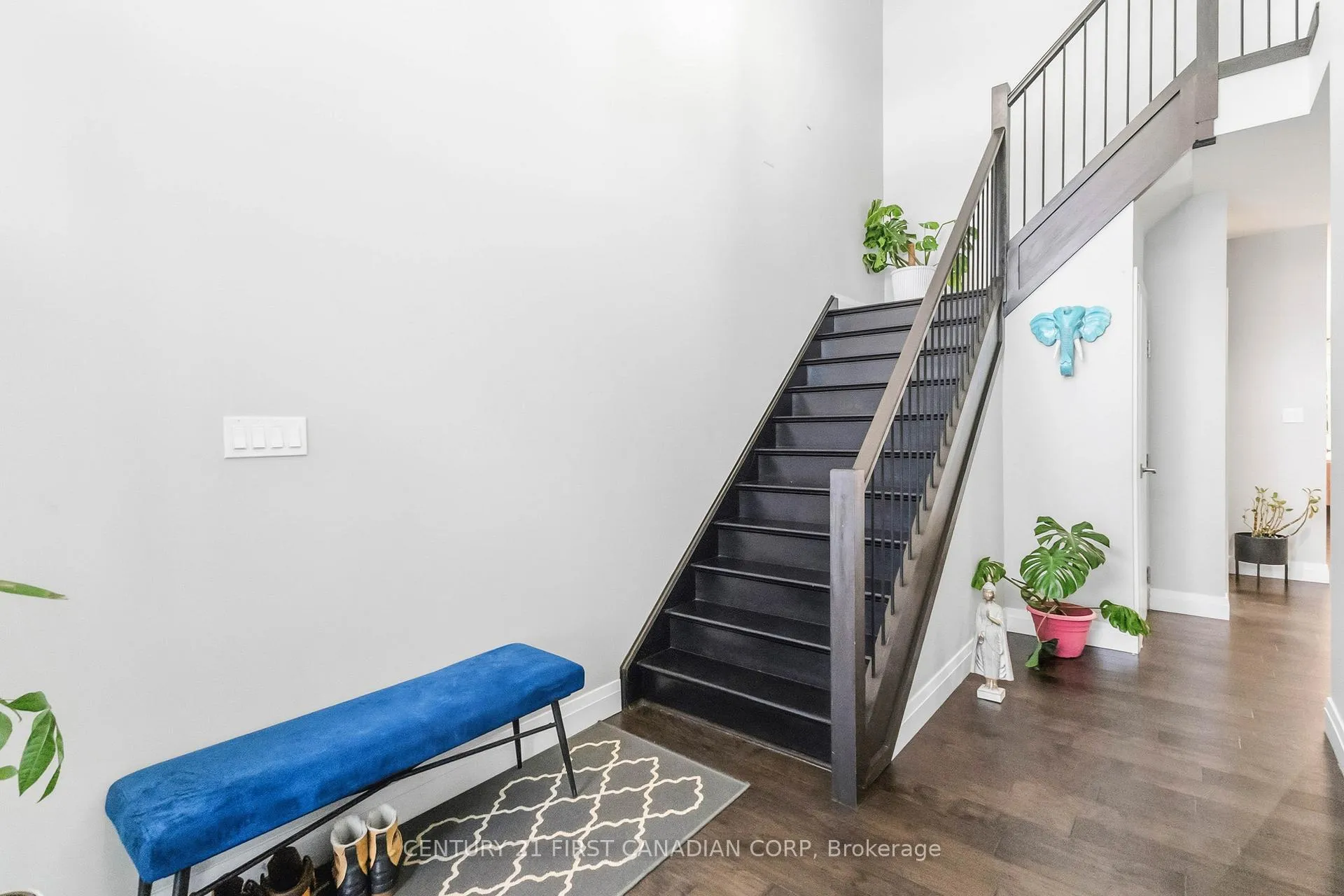 Photo 5 of 2382 Wickerson Road, London, South K — HOMEH