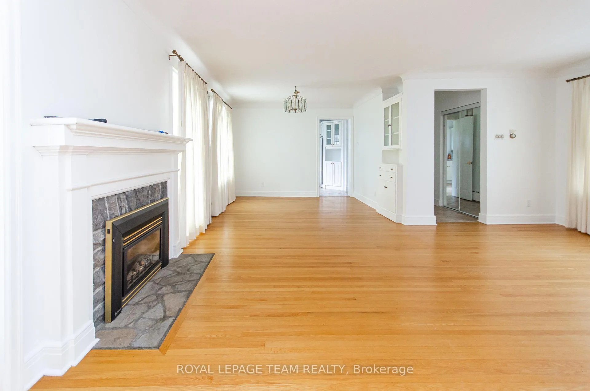 Photo 7 of 1996 Cedar Lane Terrace, Ottawa, McKellar Heights/Glabar Park — HOMEH
