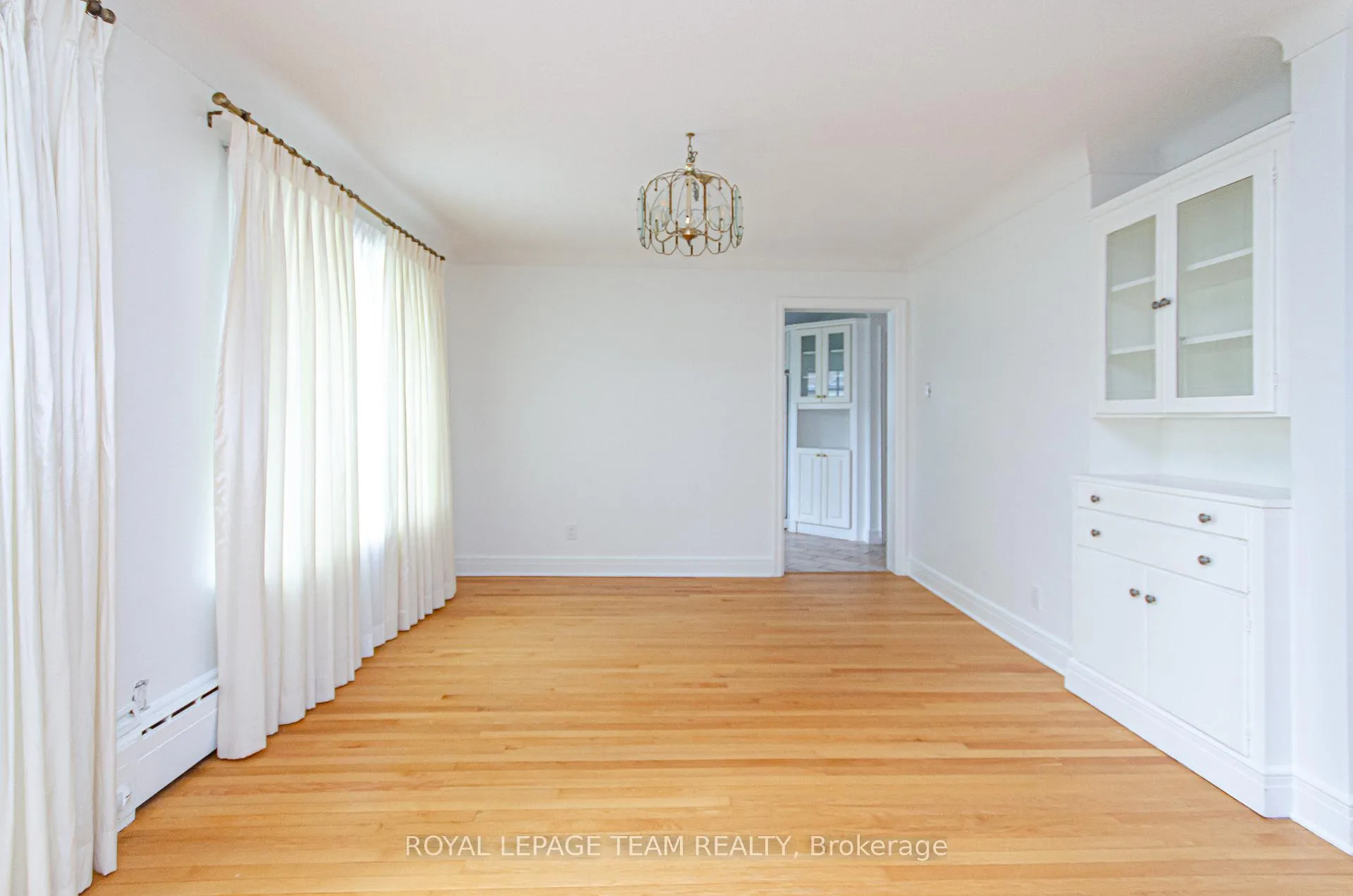 Photo 9 of 1996 Cedar Lane Terrace, Ottawa, McKellar Heights/Glabar Park — HOMEH