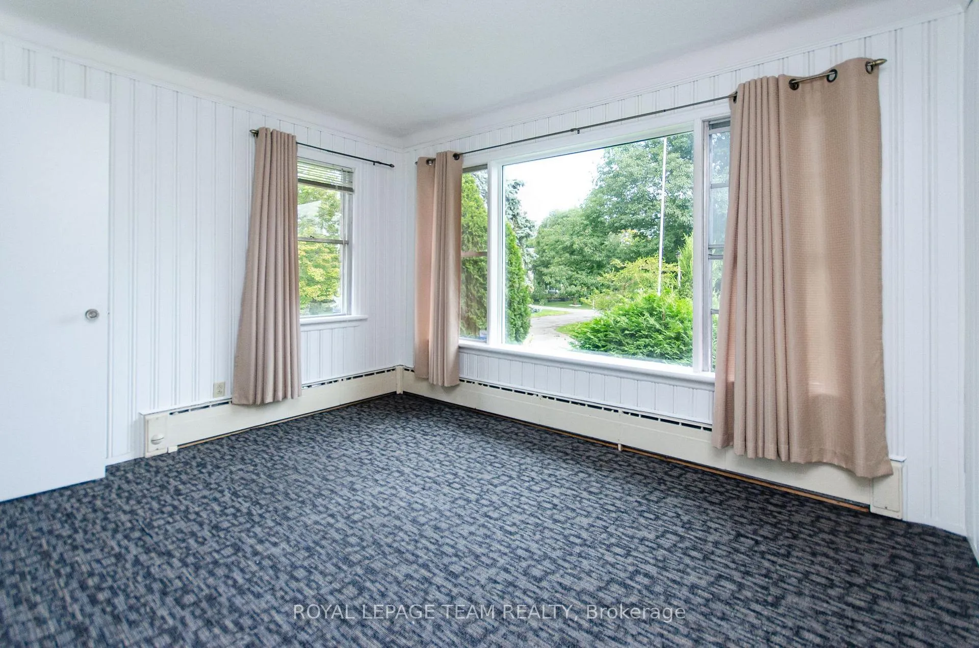 Photo 11 of 1996 Cedar Lane Terrace, Ottawa, McKellar Heights/Glabar Park — HOMEH