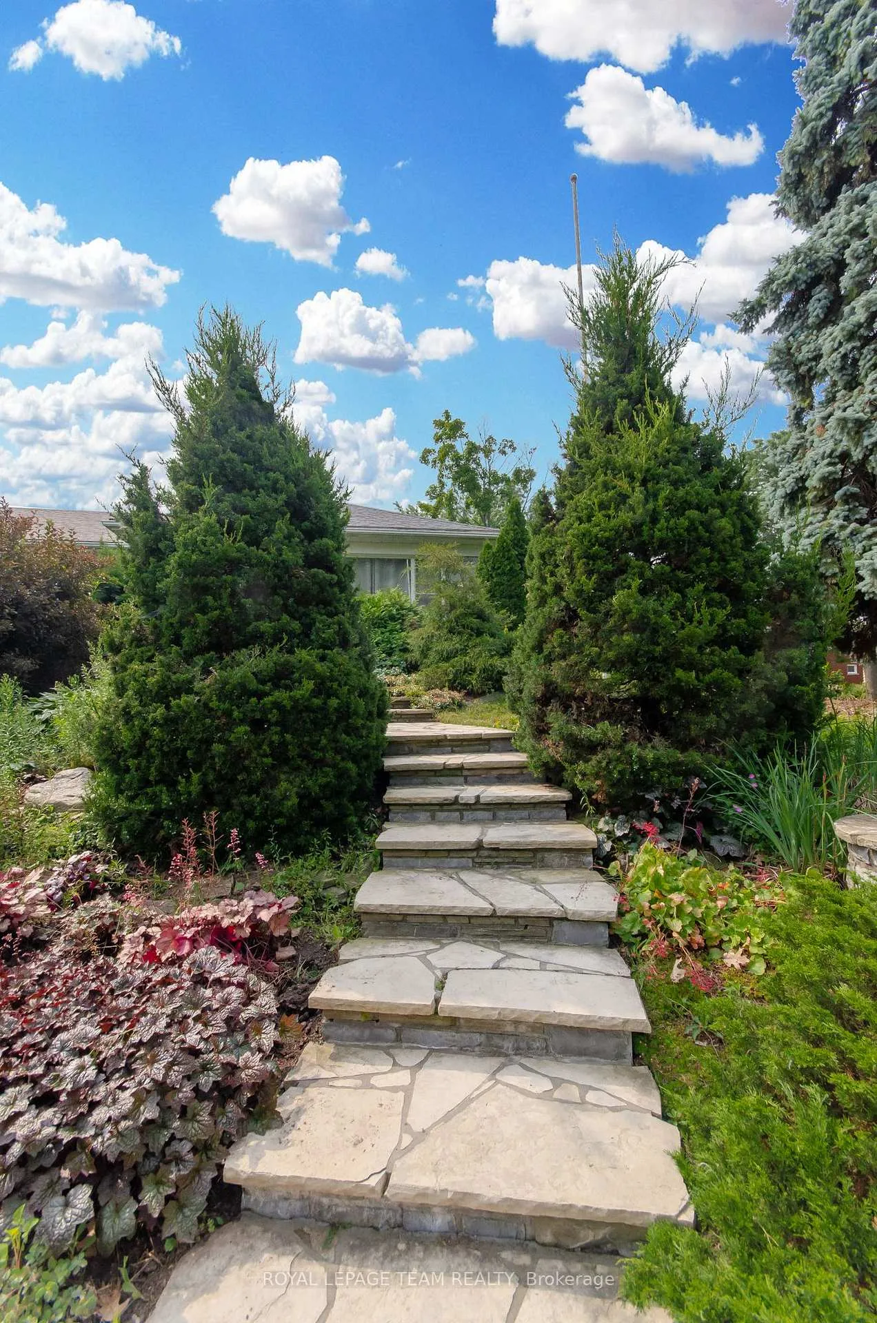 Photo 15 of 1996 Cedar Lane Terrace, Ottawa, McKellar Heights/Glabar Park — HOMEH