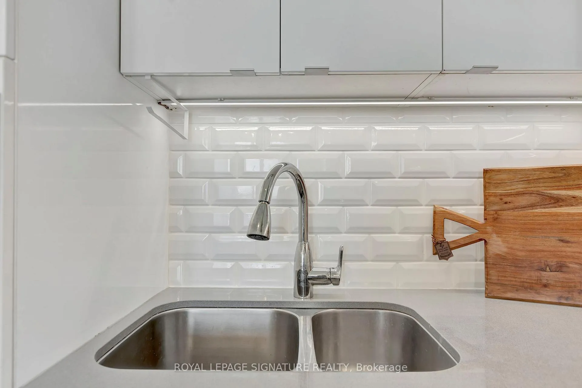 Photo 9 of Unit 331, 5230 Dundas Street, Burlington, Orchard — HOMEH
