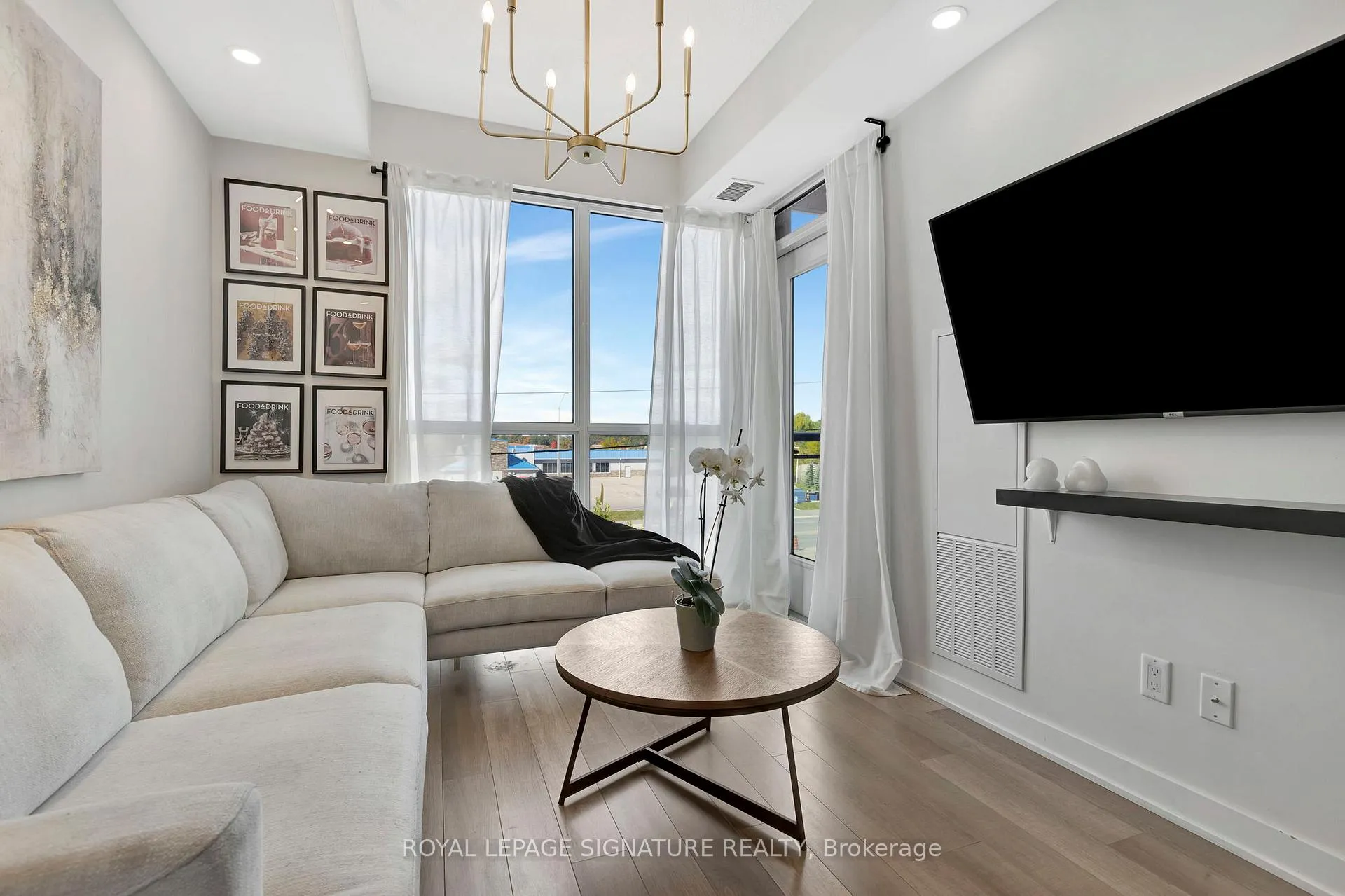 Photo 11 of Unit 331, 5230 Dundas Street, Burlington, Orchard — HOMEH