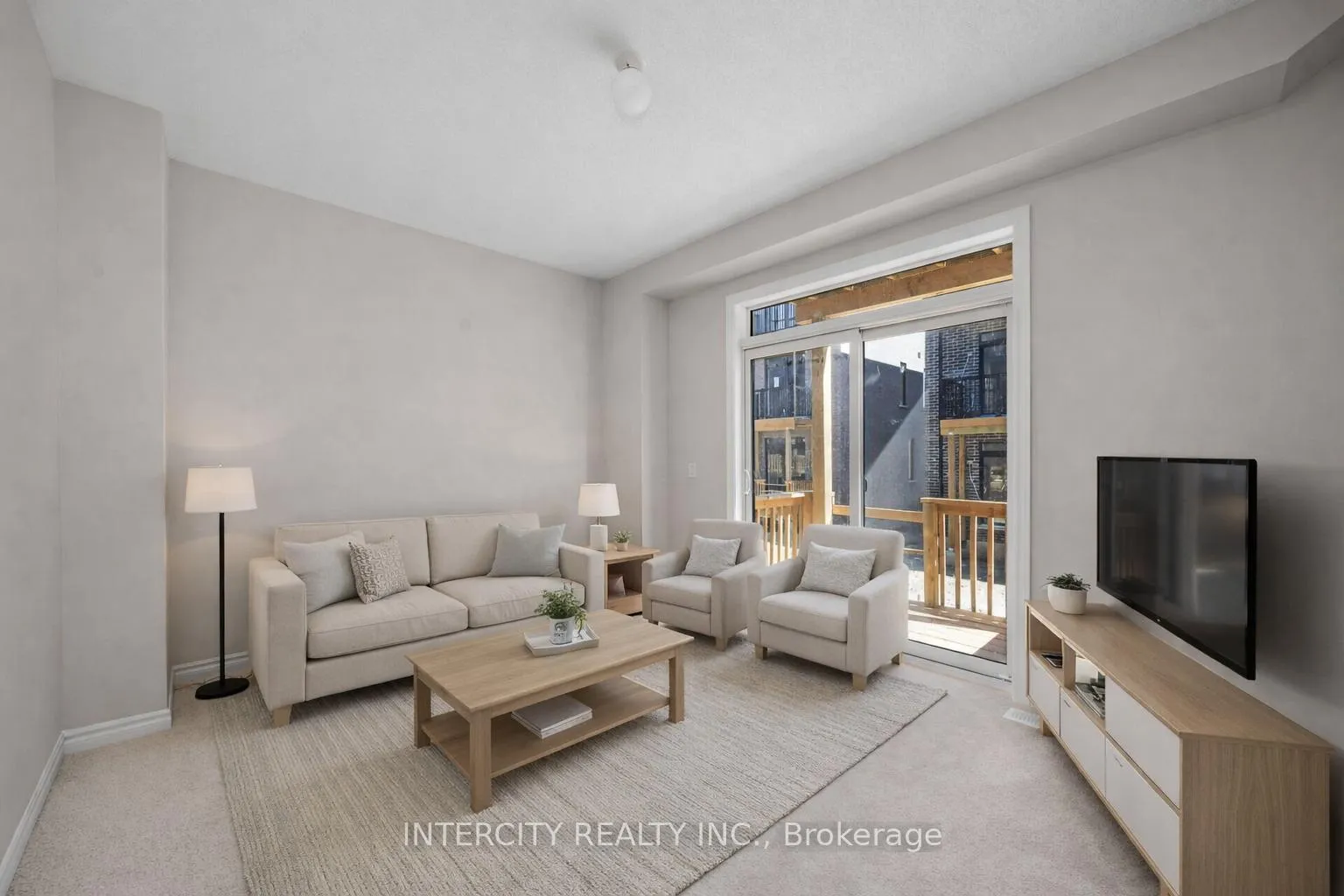 Photo 5 of 29 Drainie Street, Vaughan, Elder Mills — HOMEH