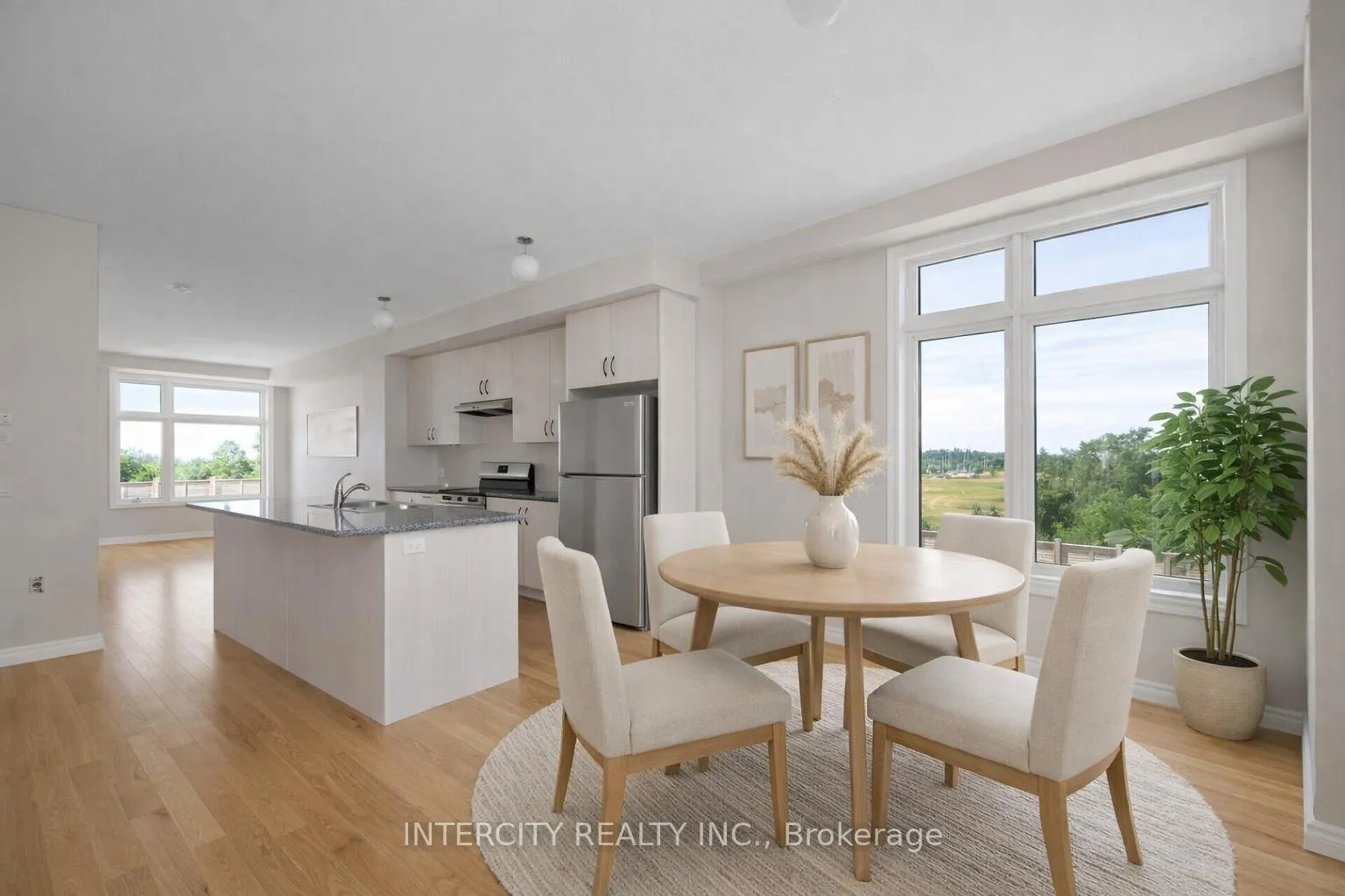 Photo 8 of 29 Drainie Street, Vaughan, Elder Mills — HOMEH