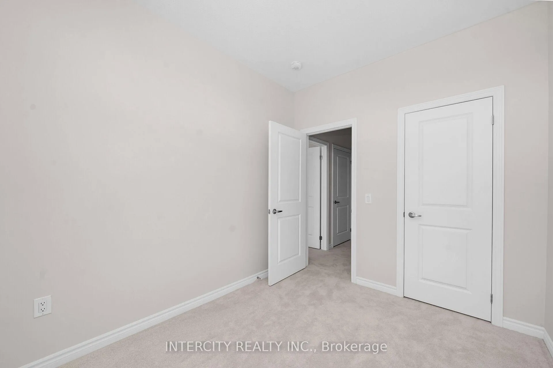 Photo 18 of 29 Drainie Street, Vaughan, Elder Mills — HOMEH