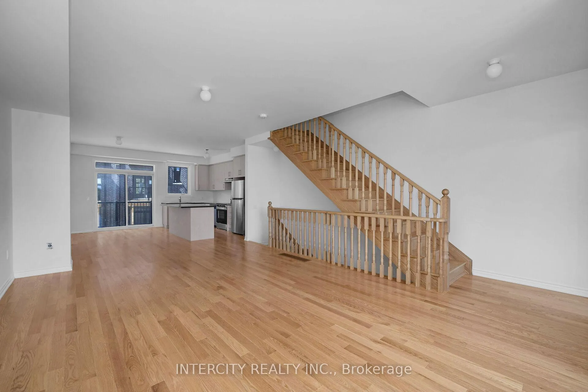 Photo 11 of 8 Radisson Street, Vaughan, Elder Mills — HOMEH