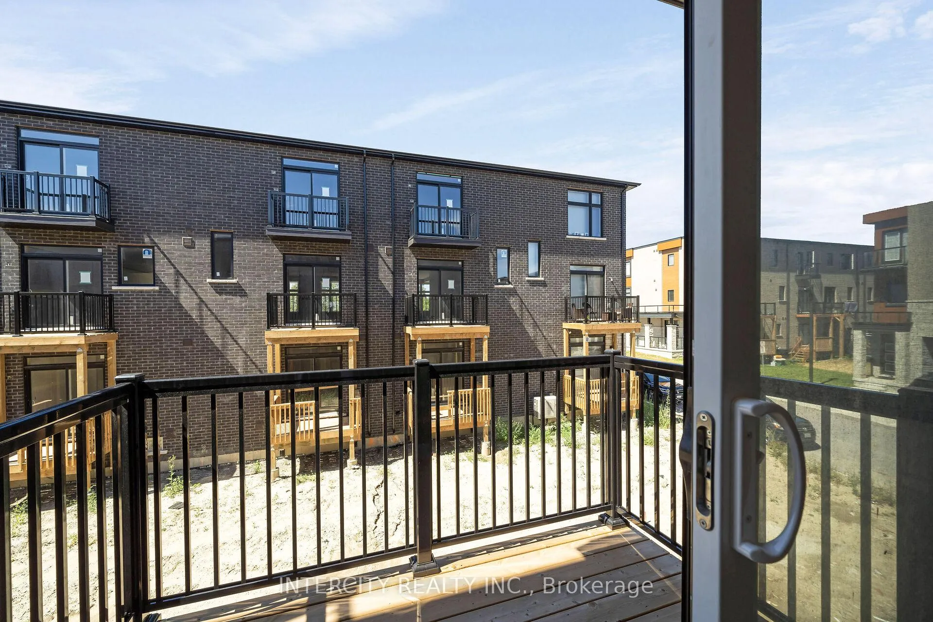 Photo 13 of 8 Radisson Street, Vaughan, Elder Mills — HOMEH
