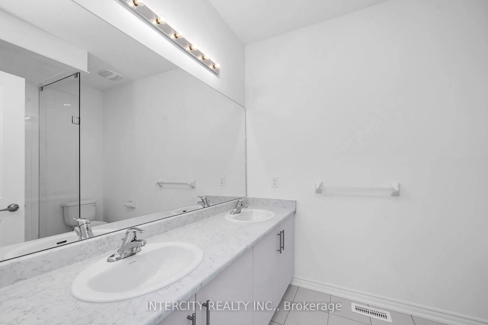 Photo 17 of 8 Radisson Street, Vaughan, Elder Mills — HOMEH
