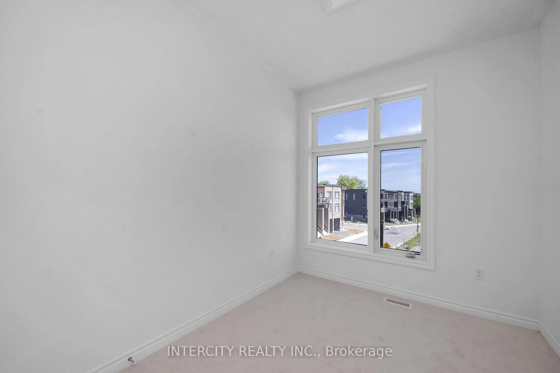 Photo 19 of 8 Radisson Street, Vaughan, Elder Mills — HOMEH