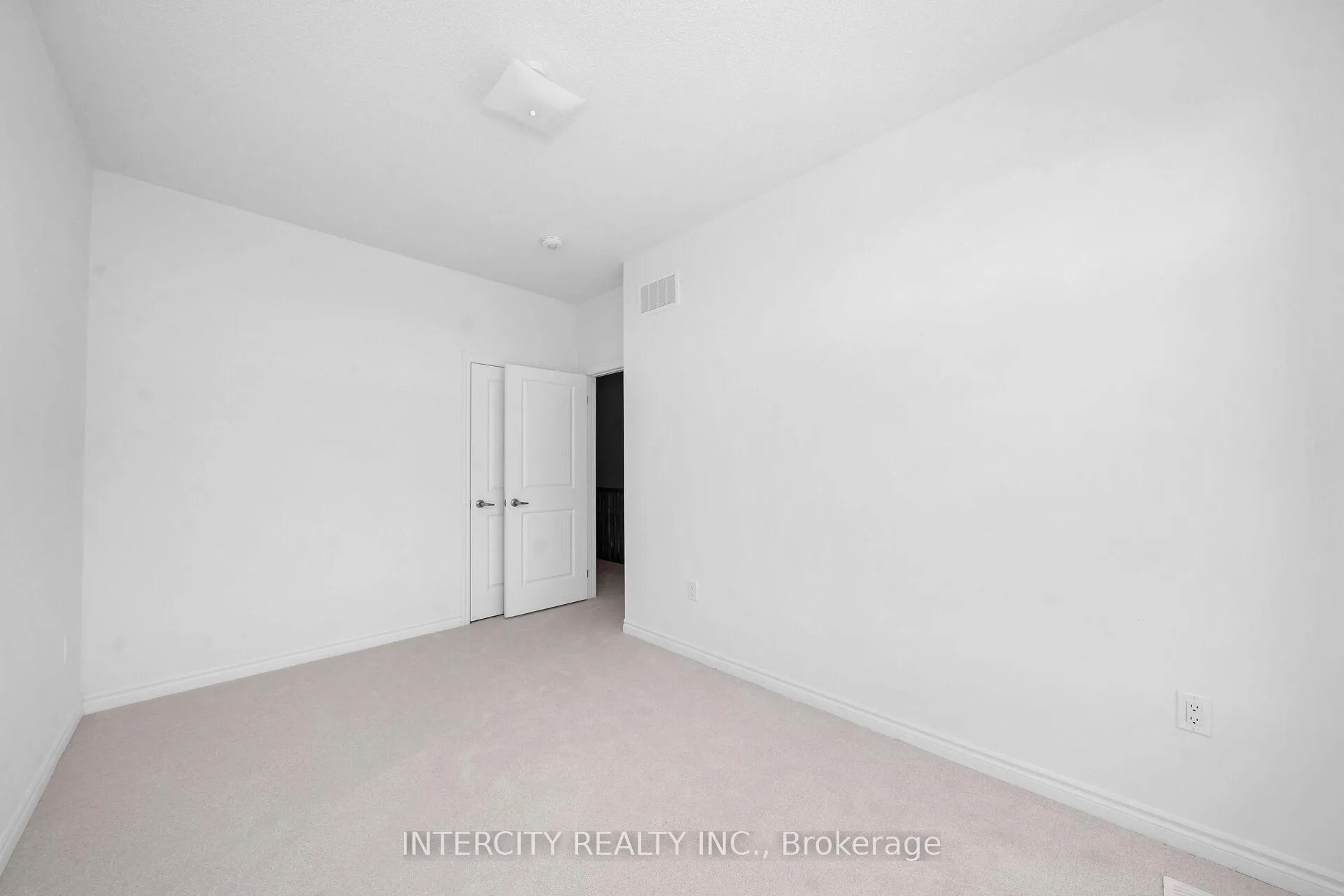 Photo 22 of 8 Radisson Street, Vaughan, Elder Mills — HOMEH