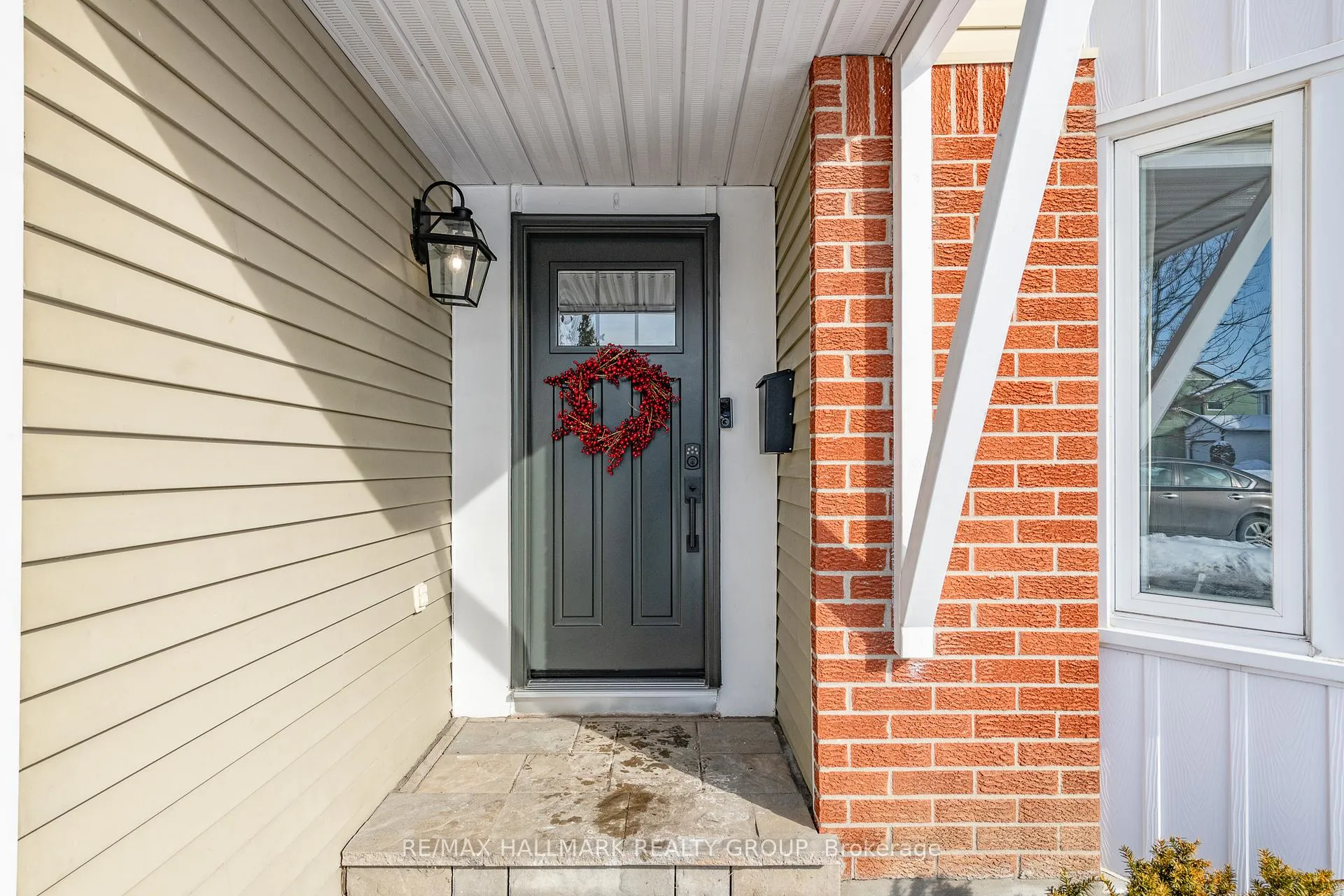 Photo 3 of 70 Melanie Crescent, Ottawa, Kanata - Glencairn/Hazeldean — HOMEH