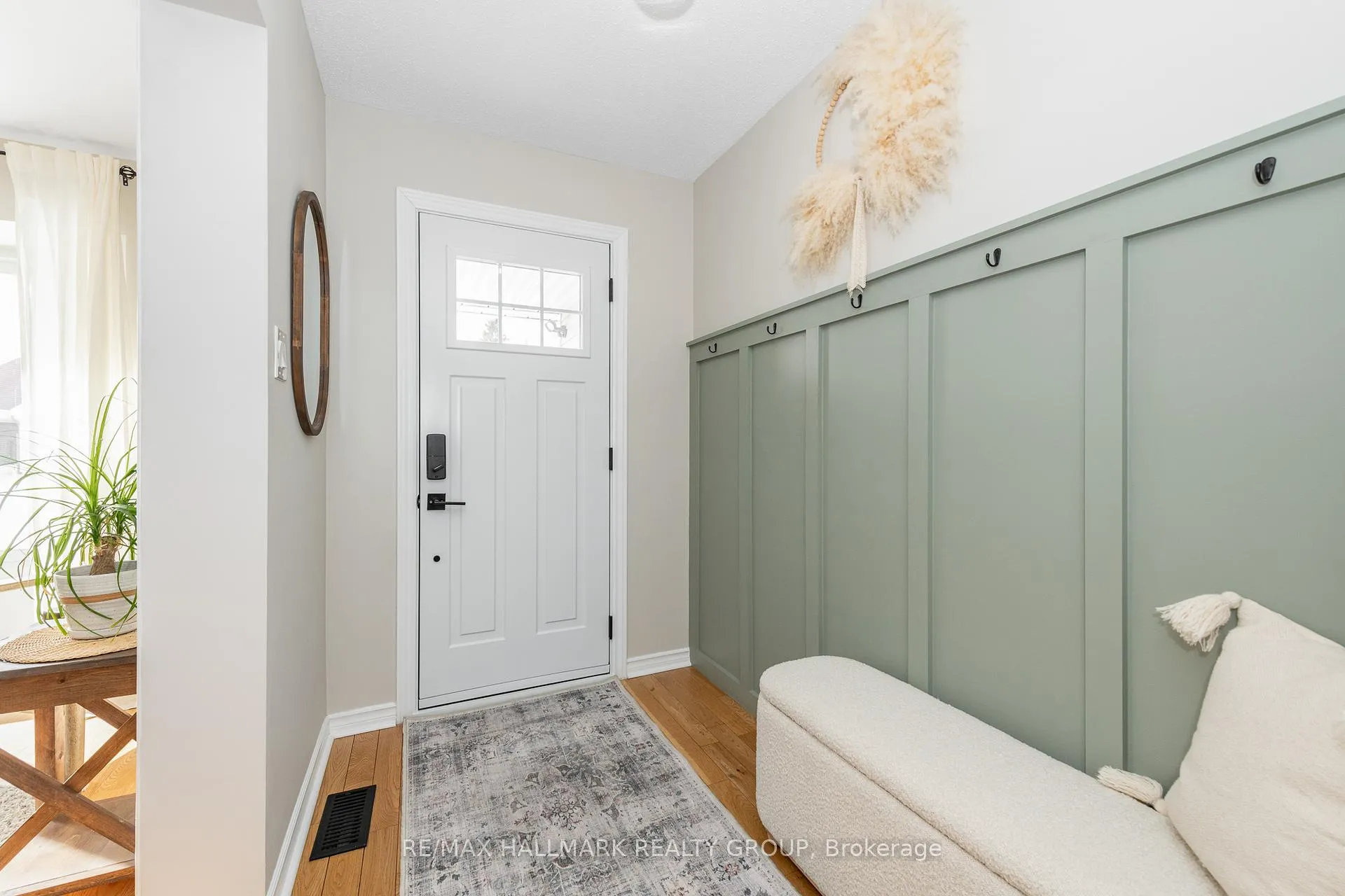 Photo 5 of 70 Melanie Crescent, Ottawa, Kanata - Glencairn/Hazeldean — HOMEH