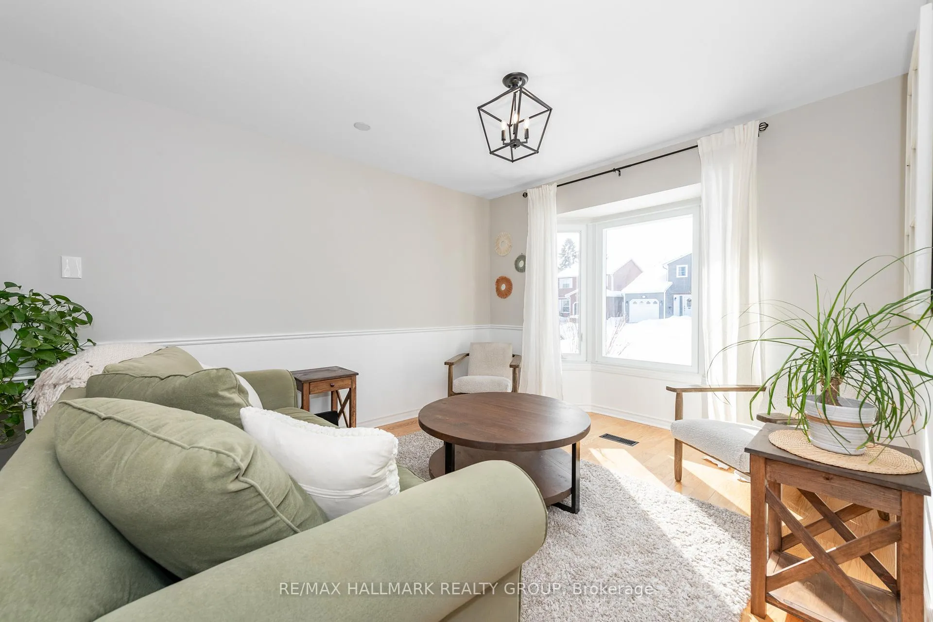 Photo 6 of 70 Melanie Crescent, Ottawa, Kanata - Glencairn/Hazeldean — HOMEH