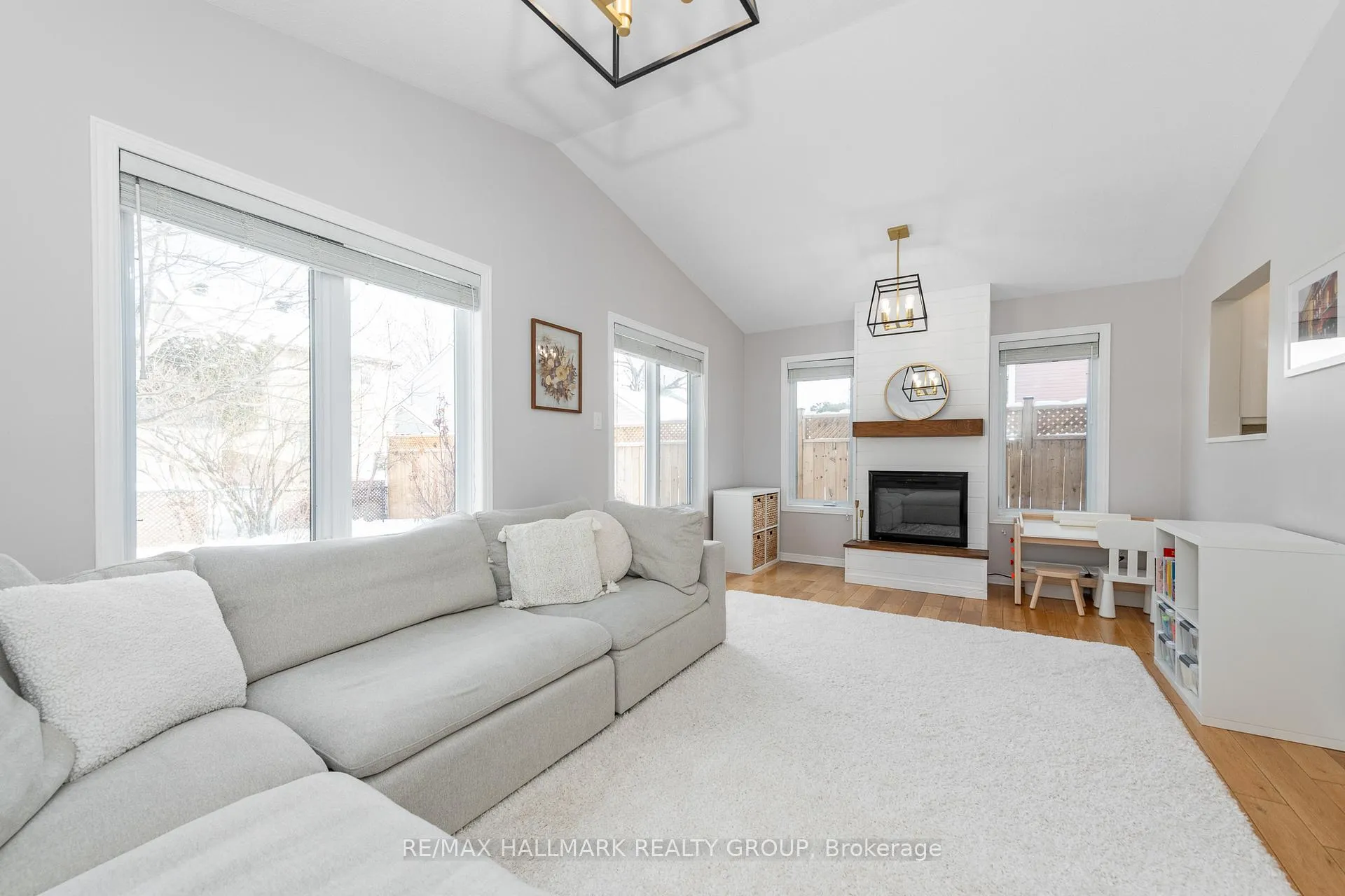 Photo 16 of 70 Melanie Crescent, Ottawa, Kanata - Glencairn/Hazeldean — HOMEH
