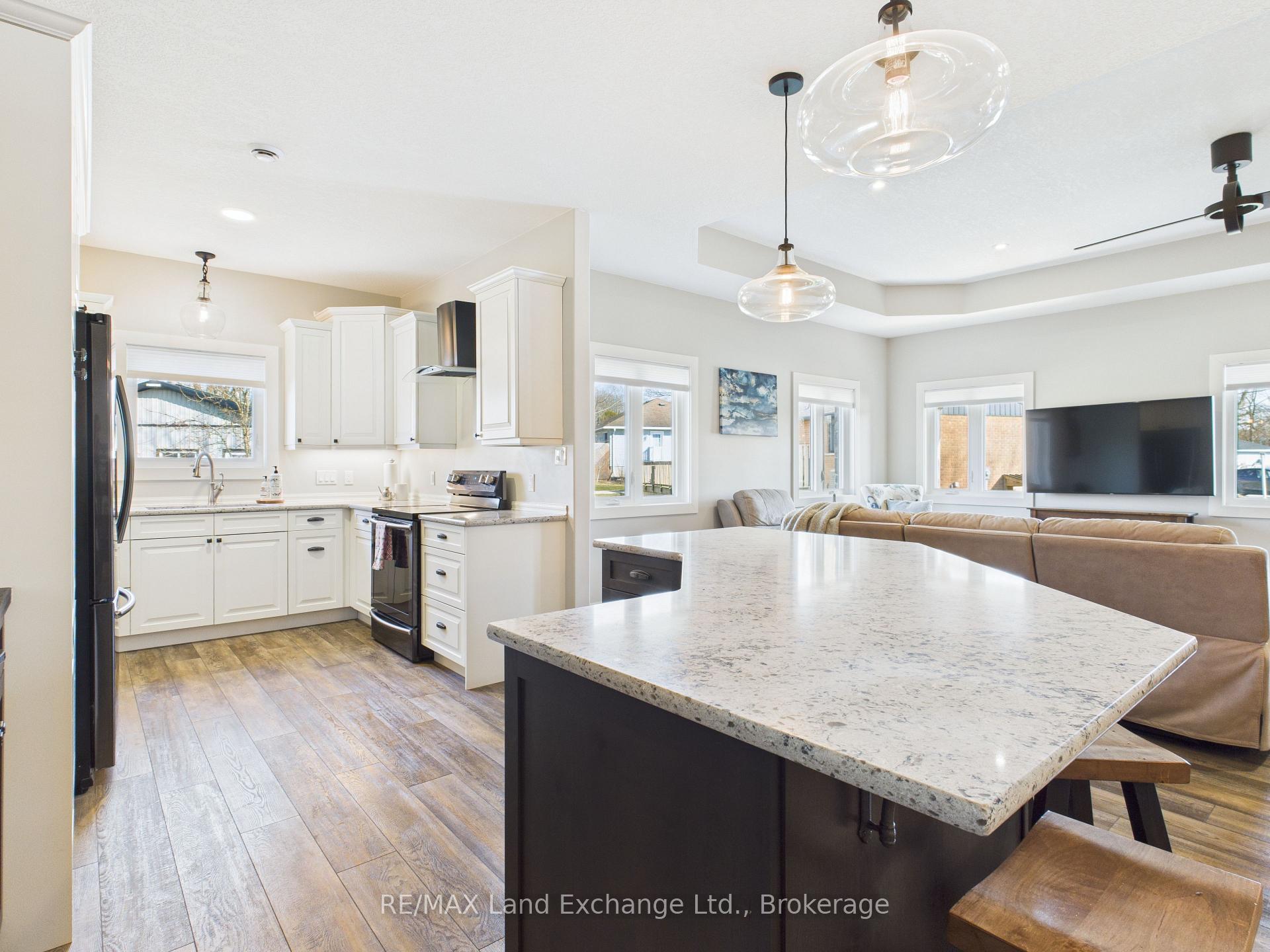 Photo 8 of 1 Cameron Street, Kincardine — HOMEH