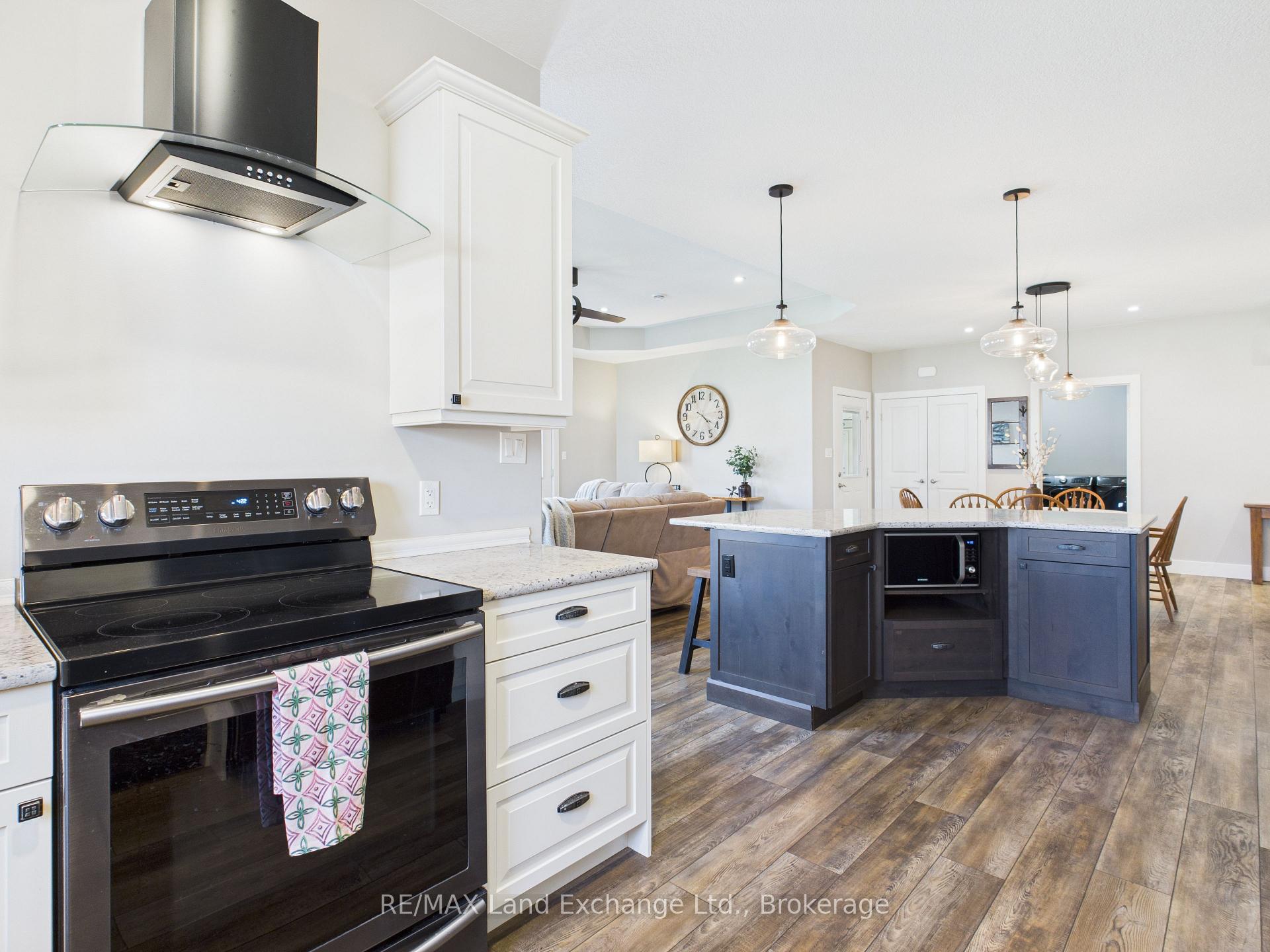 Photo 11 of 1 Cameron Street, Kincardine — HOMEH