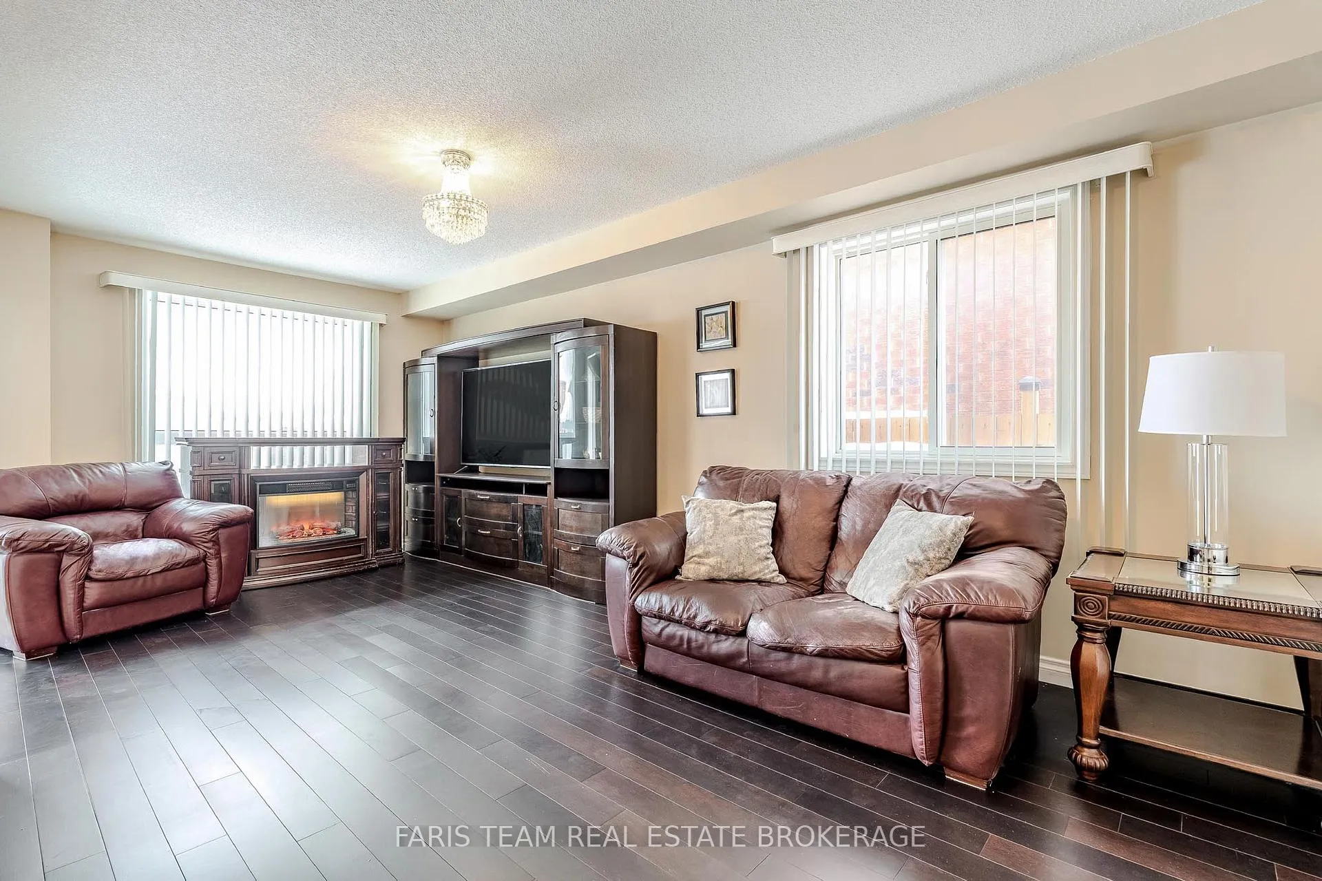 Photo 11 of 30 Coronation Parkway, Barrie, Innis-Shore — HOMEH