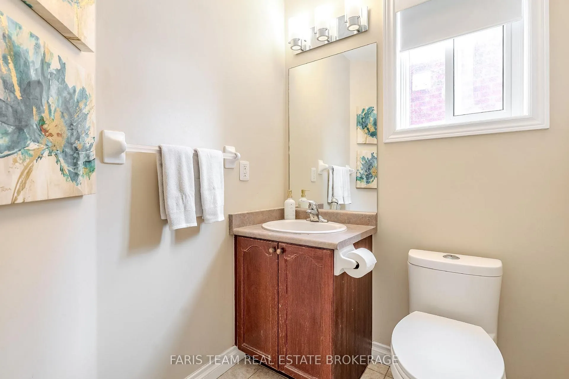 Photo 12 of 30 Coronation Parkway, Barrie, Innis-Shore — HOMEH