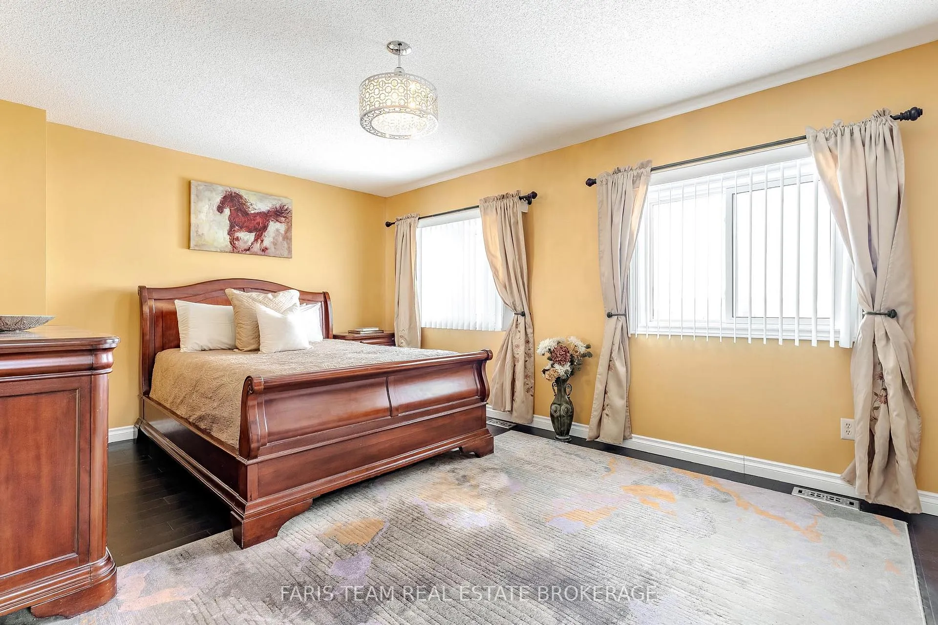 Photo 13 of 30 Coronation Parkway, Barrie, Innis-Shore — HOMEH