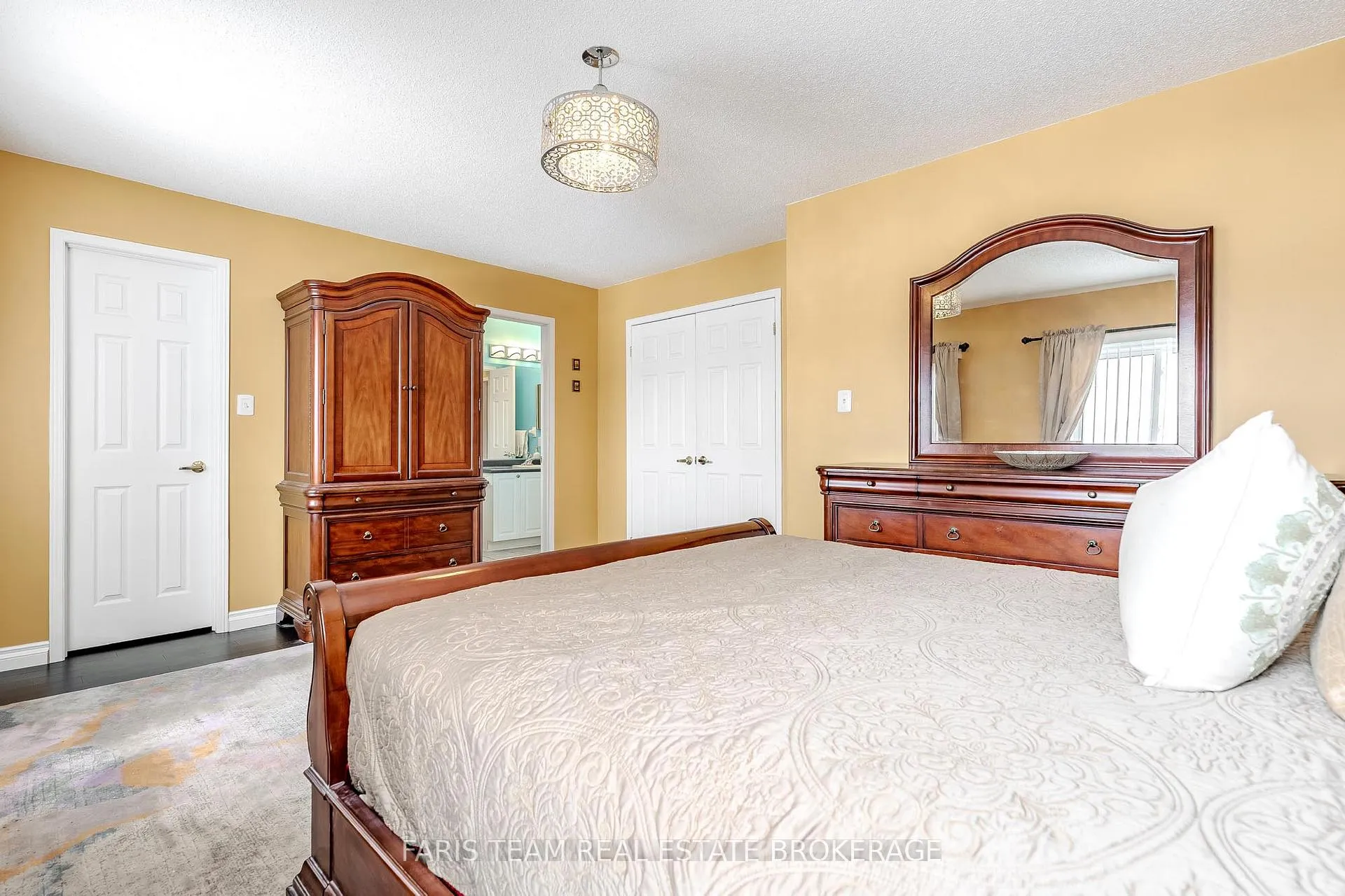 Photo 14 of 30 Coronation Parkway, Barrie, Innis-Shore — HOMEH