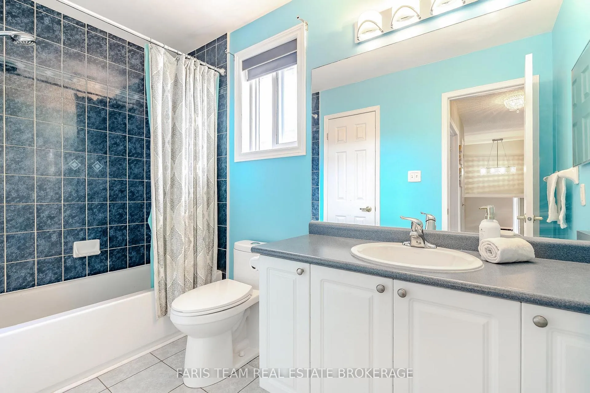 Photo 17 of 30 Coronation Parkway, Barrie, Innis-Shore — HOMEH