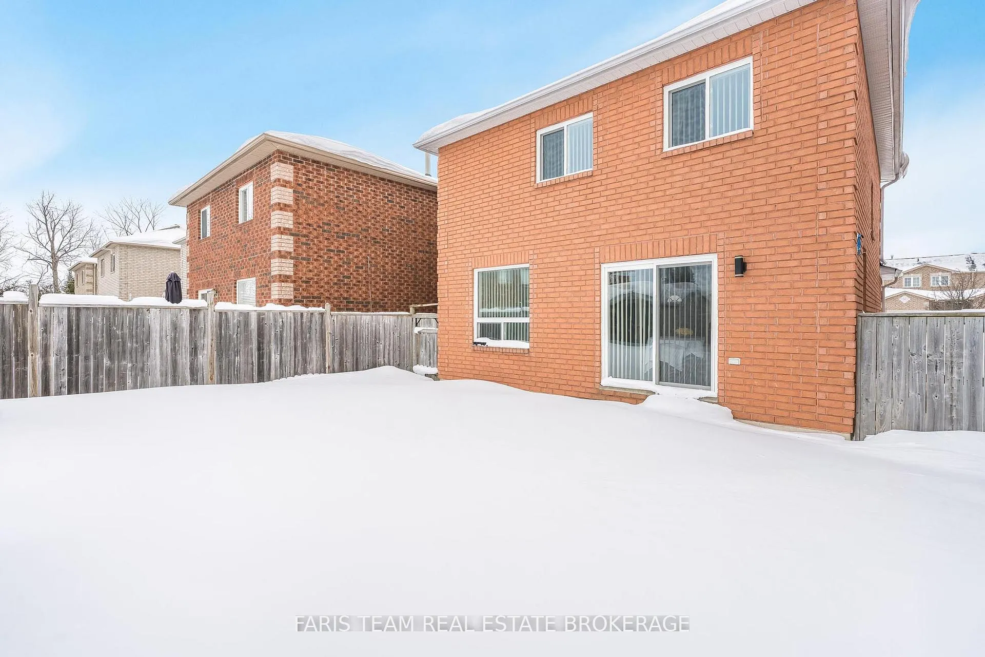 Photo 18 of 30 Coronation Parkway, Barrie, Innis-Shore — HOMEH