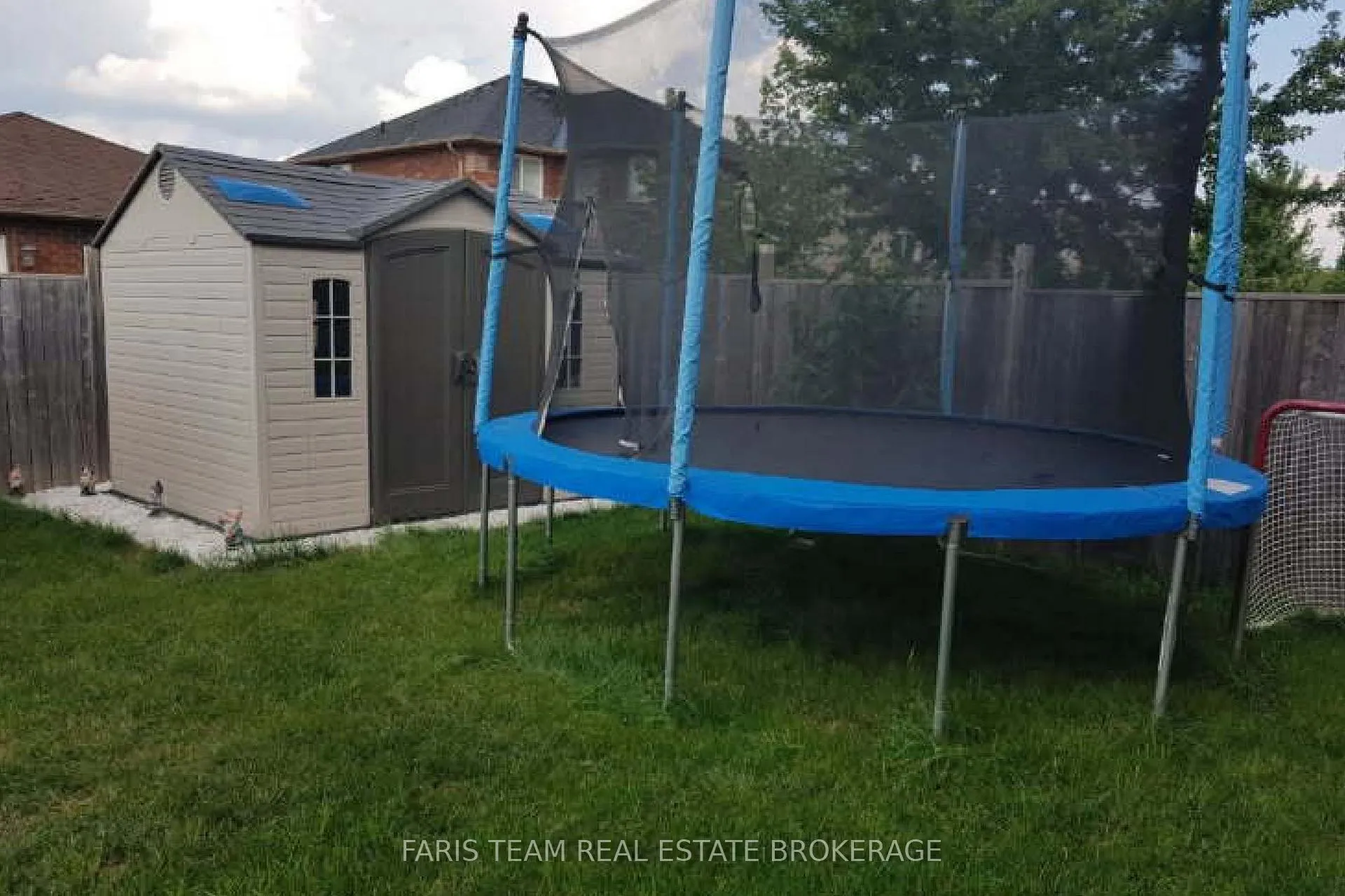 Photo 25 of 30 Coronation Parkway, Barrie, Innis-Shore — HOMEH