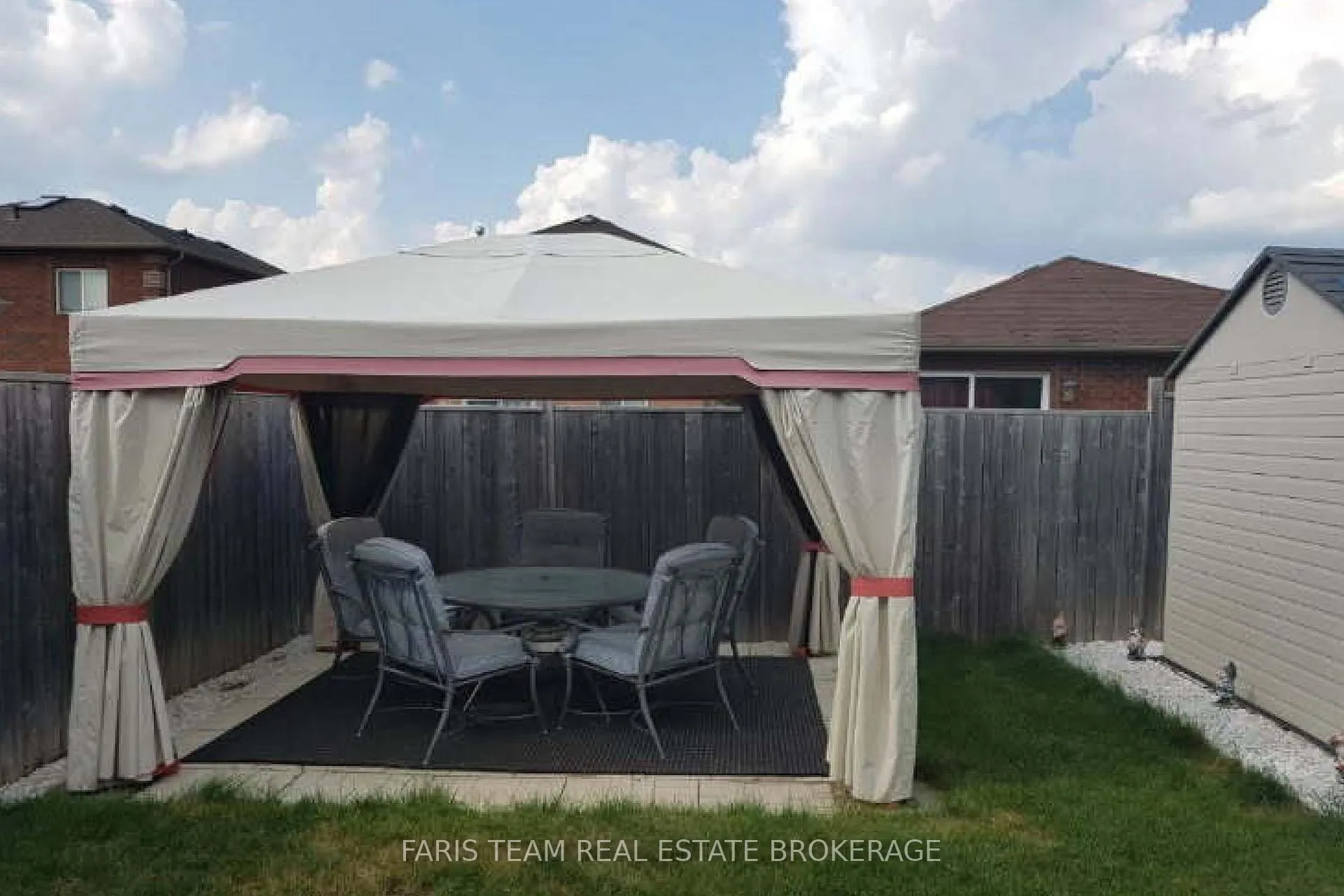 Photo 26 of 30 Coronation Parkway, Barrie, Innis-Shore — HOMEH