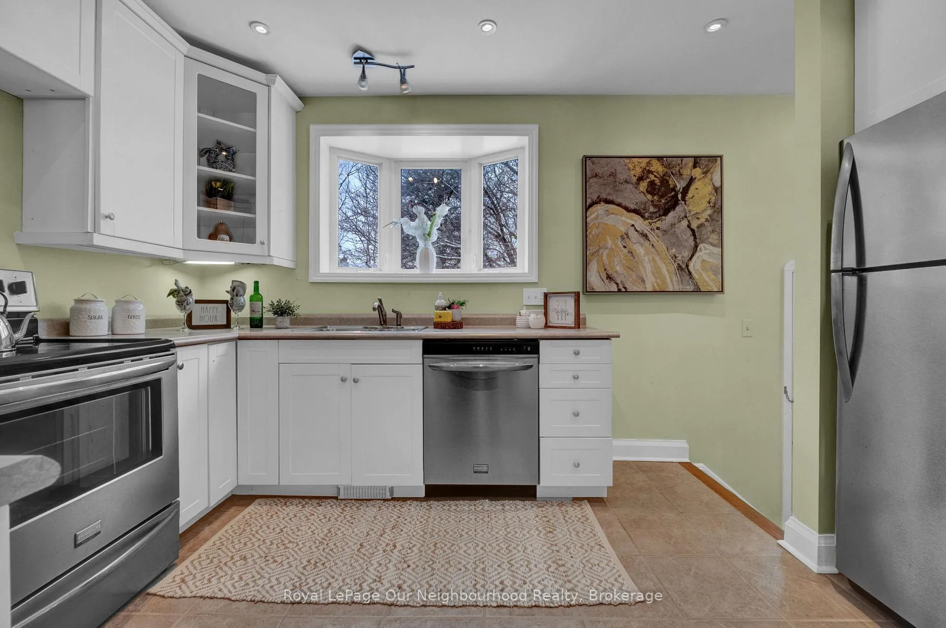 Photo 12 of 100 Buckingham Avenue, Oshawa, O'Neill — HOMEH