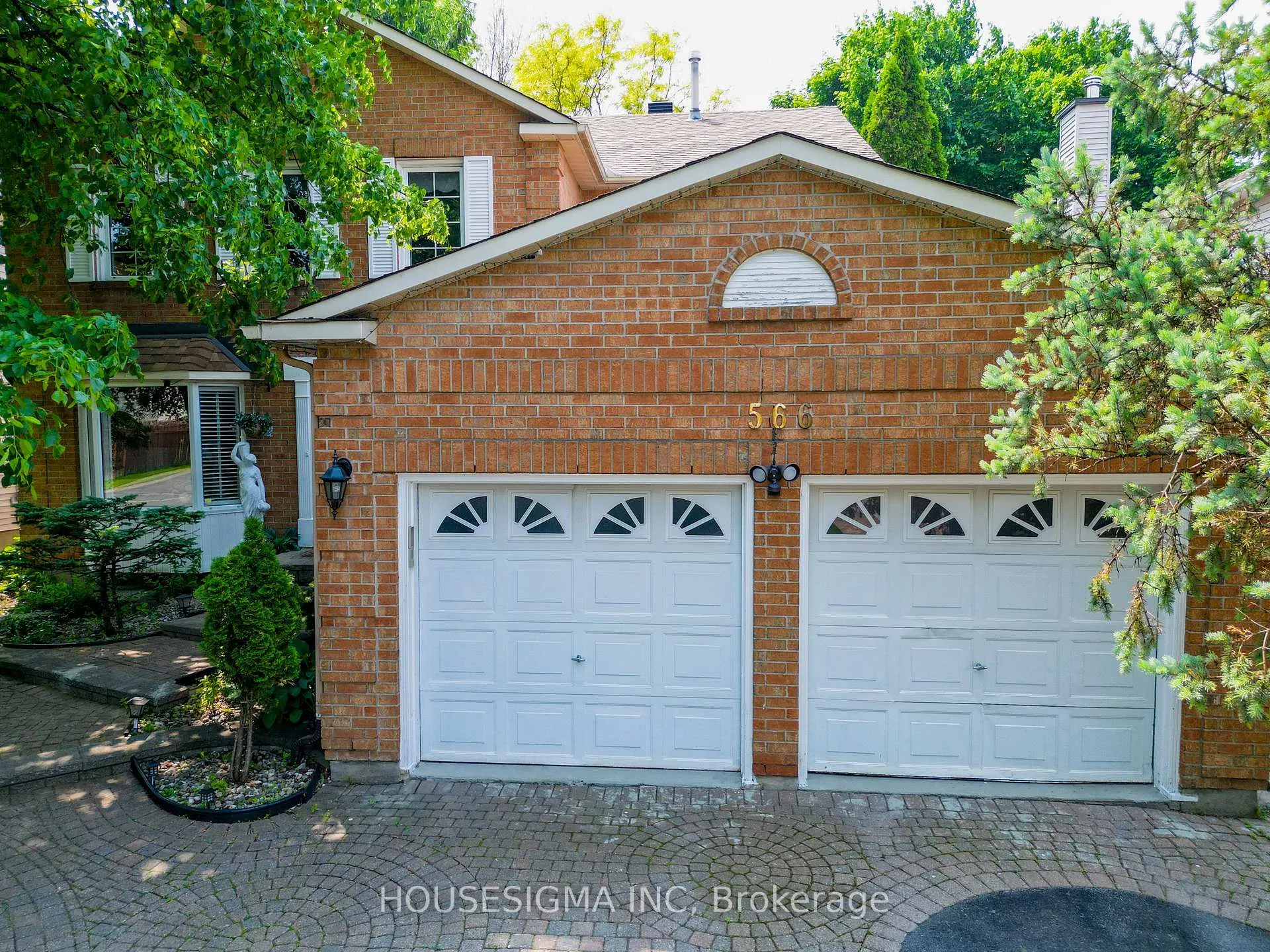 Front of 566 Falwyn Crescent