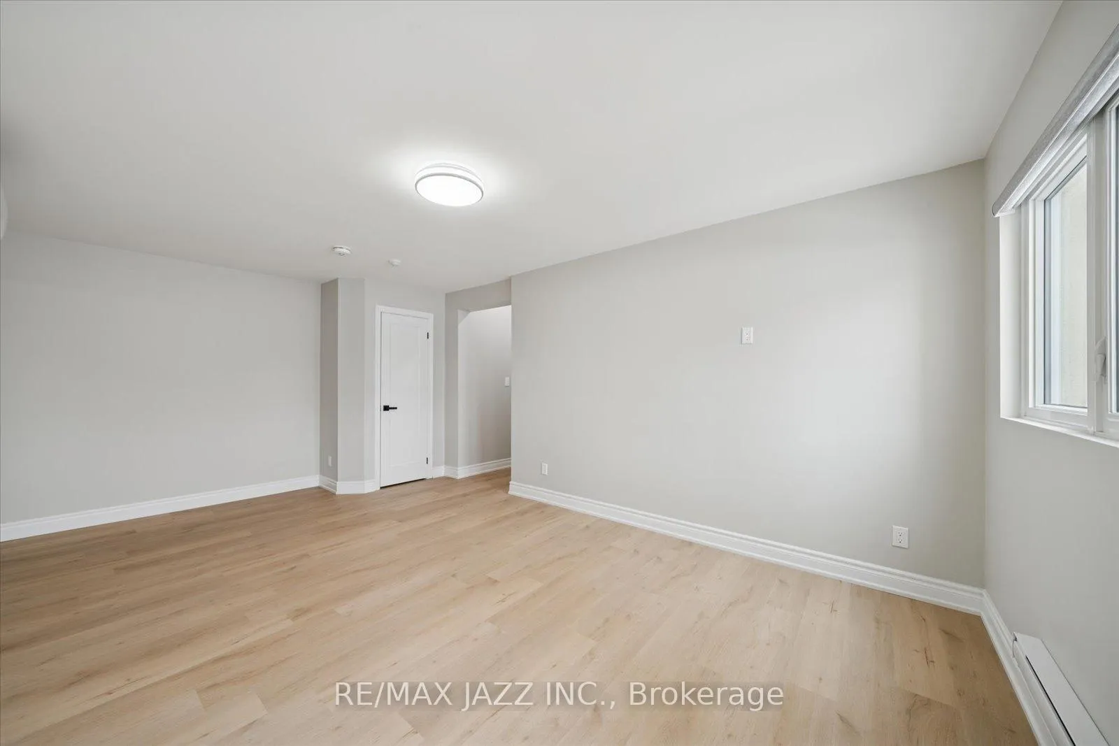 Photo 4 of Unit 105, 251 Simcoe Street S, Oshawa, Central — HOMEH