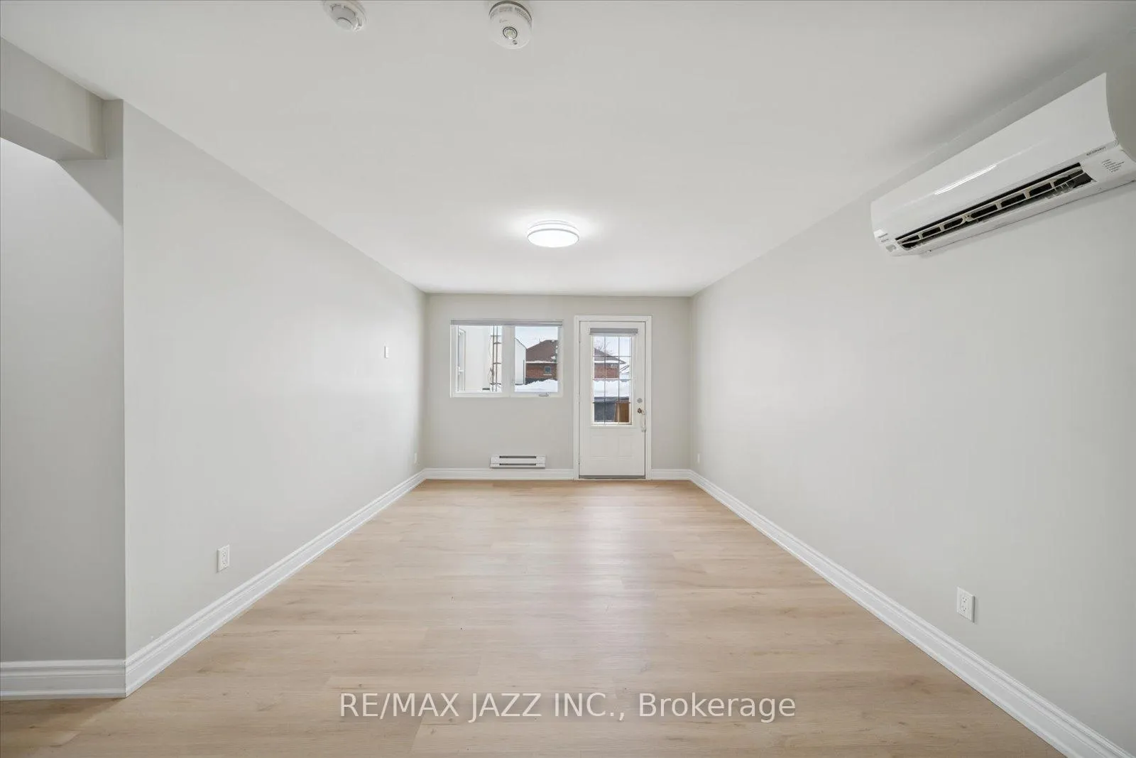 Photo 6 of Unit 105, 251 Simcoe Street S, Oshawa, Central — HOMEH