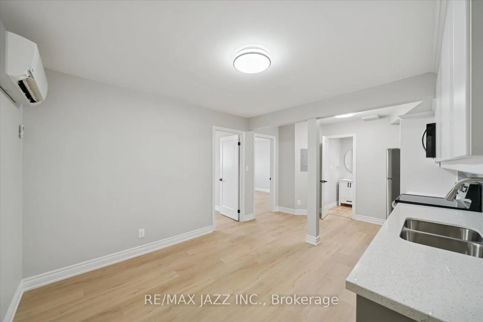 Photo 7 of Unit 105, 251 Simcoe Street S, Oshawa, Central — HOMEH