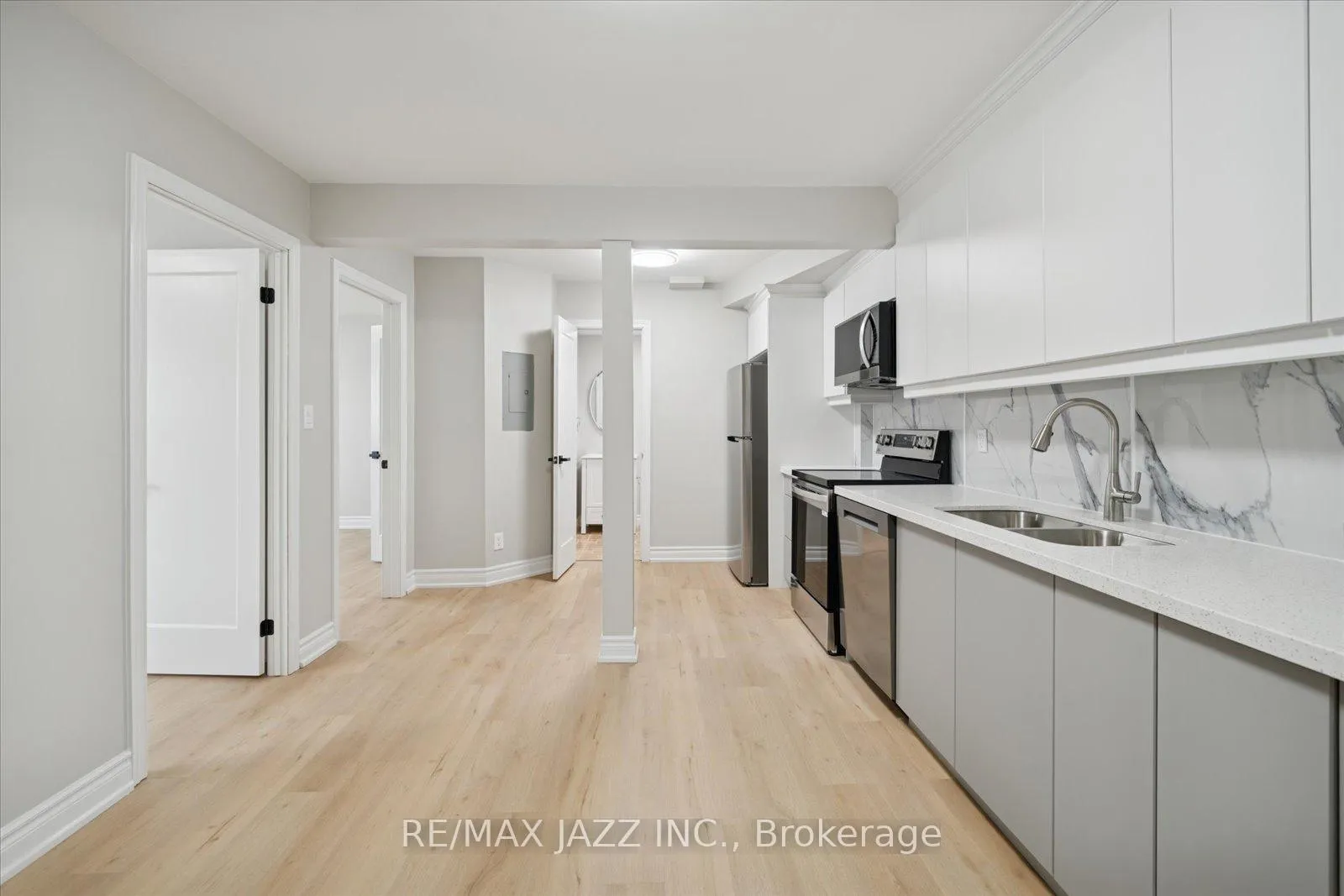 Photo 9 of Unit 105, 251 Simcoe Street S, Oshawa, Central — HOMEH