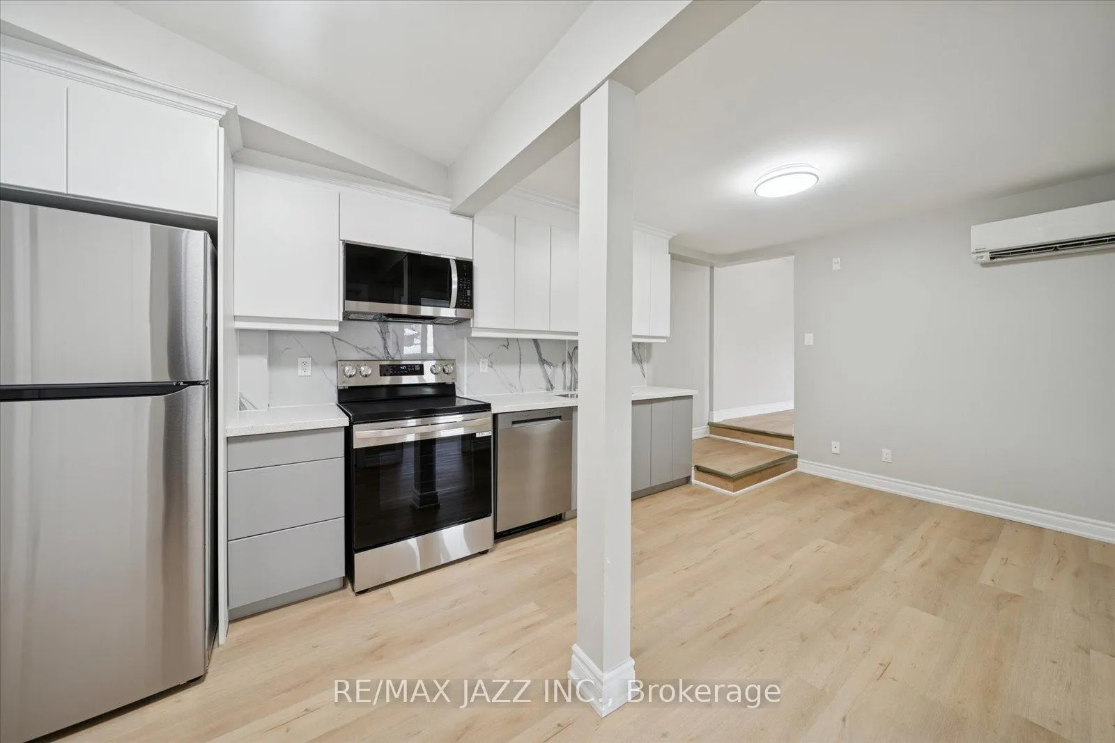 Photo 11 of Unit 105, 251 Simcoe Street S, Oshawa, Central — HOMEH