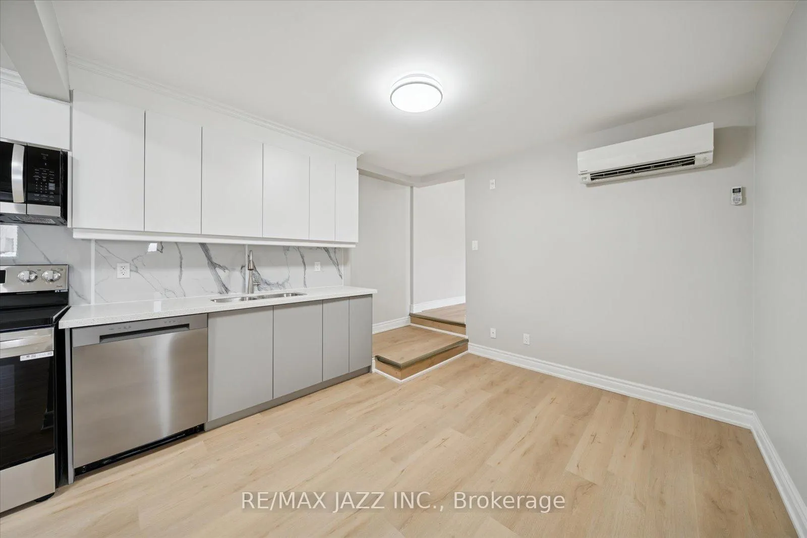 Photo 12 of Unit 105, 251 Simcoe Street S, Oshawa, Central — HOMEH