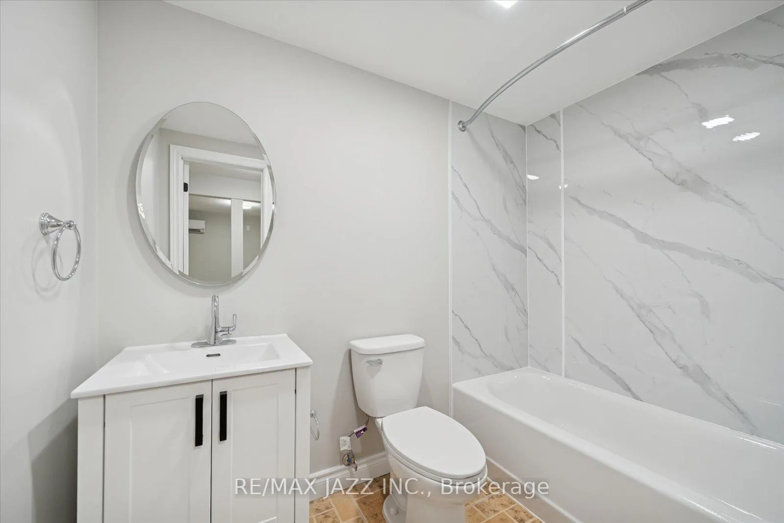 Photo 14 of Unit 105, 251 Simcoe Street S, Oshawa, Central — HOMEH