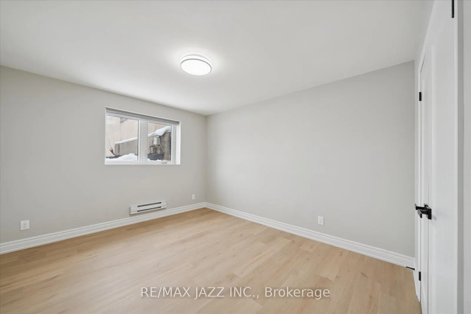 Photo 15 of Unit 105, 251 Simcoe Street S, Oshawa, Central — HOMEH