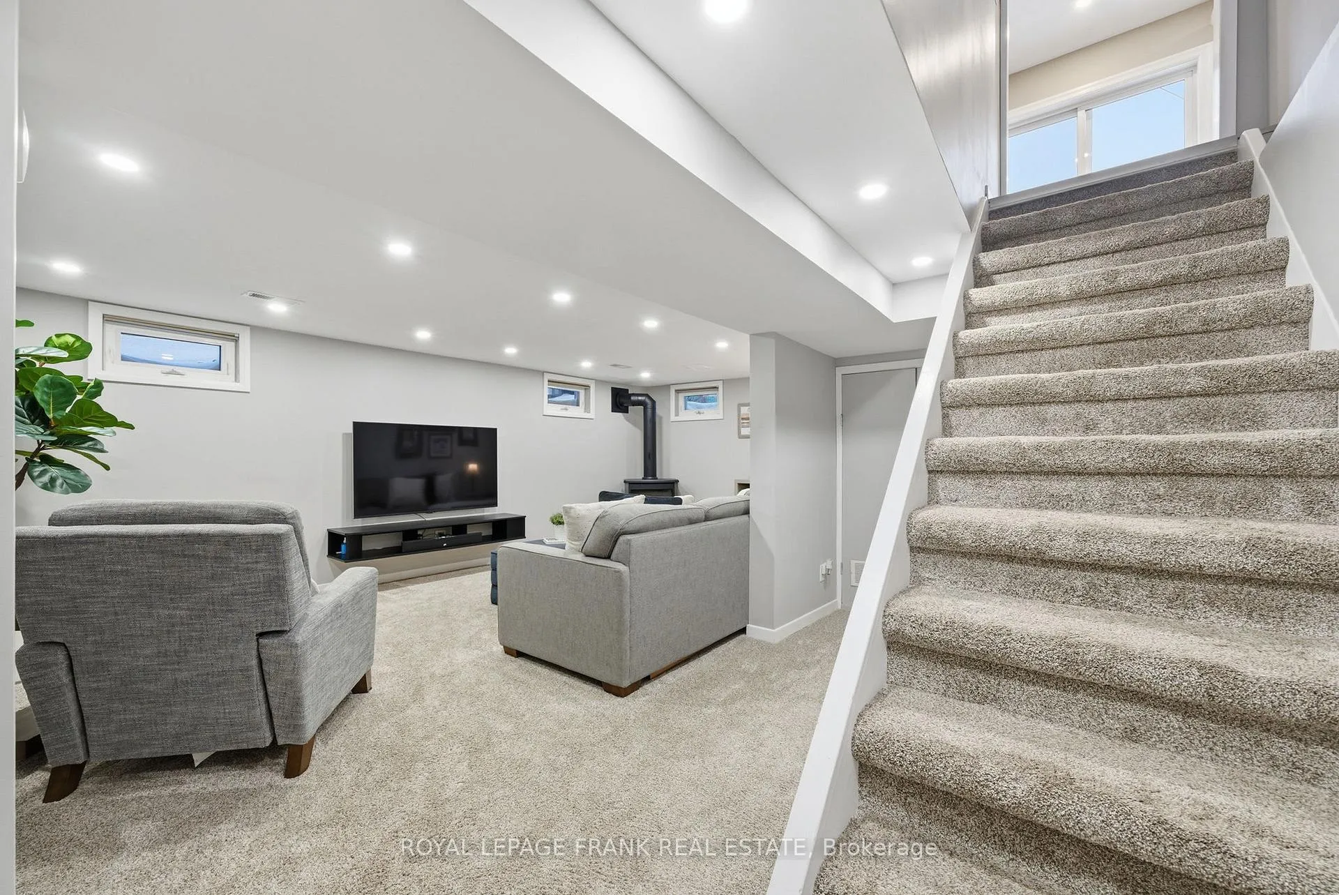 Photo 27 of 1143 Windermere Avenue, Oshawa, Donevan — HOMEH