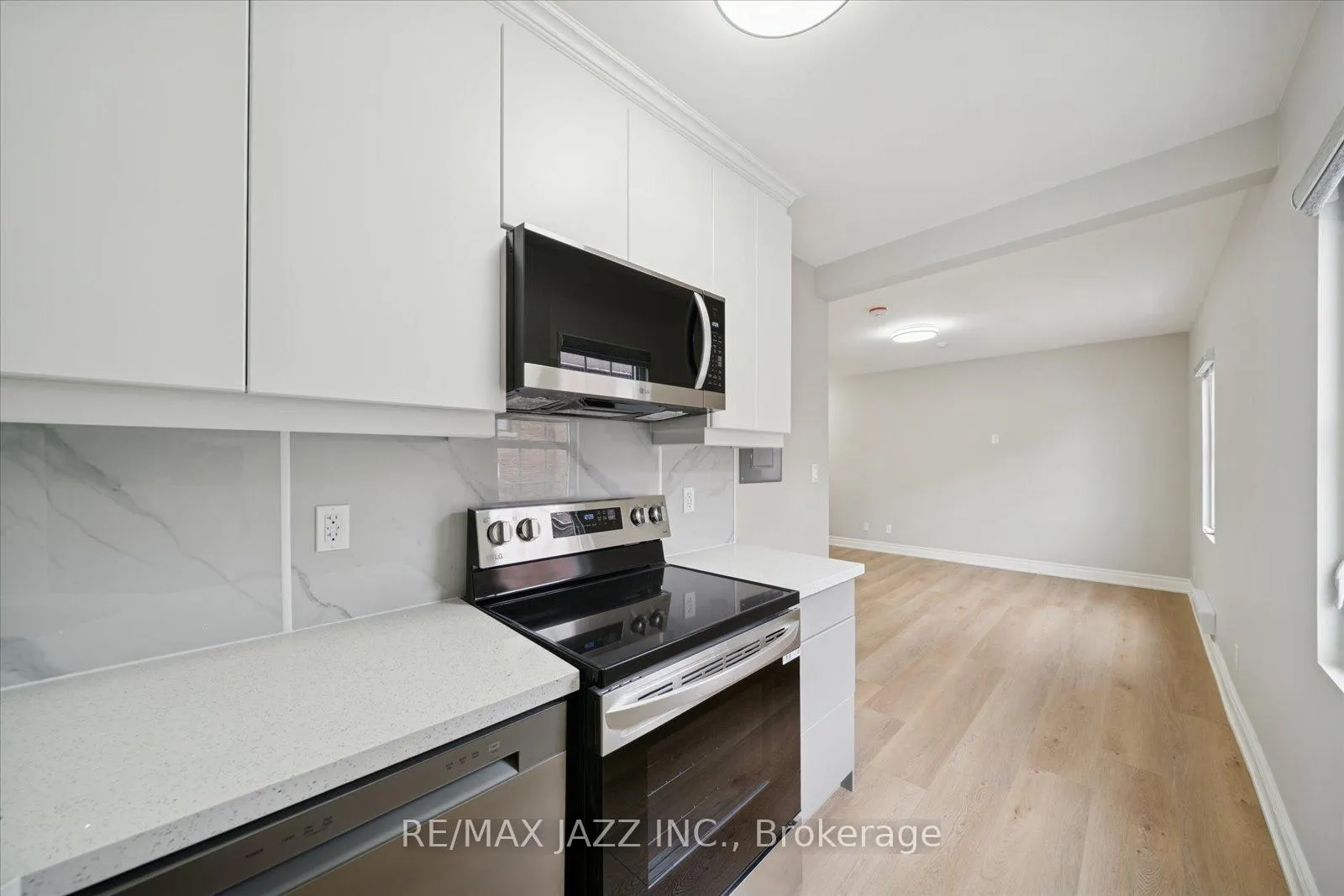 Photo 10 of Unit 104, 251 Simcoe Street S, Oshawa, Central — HOMEH