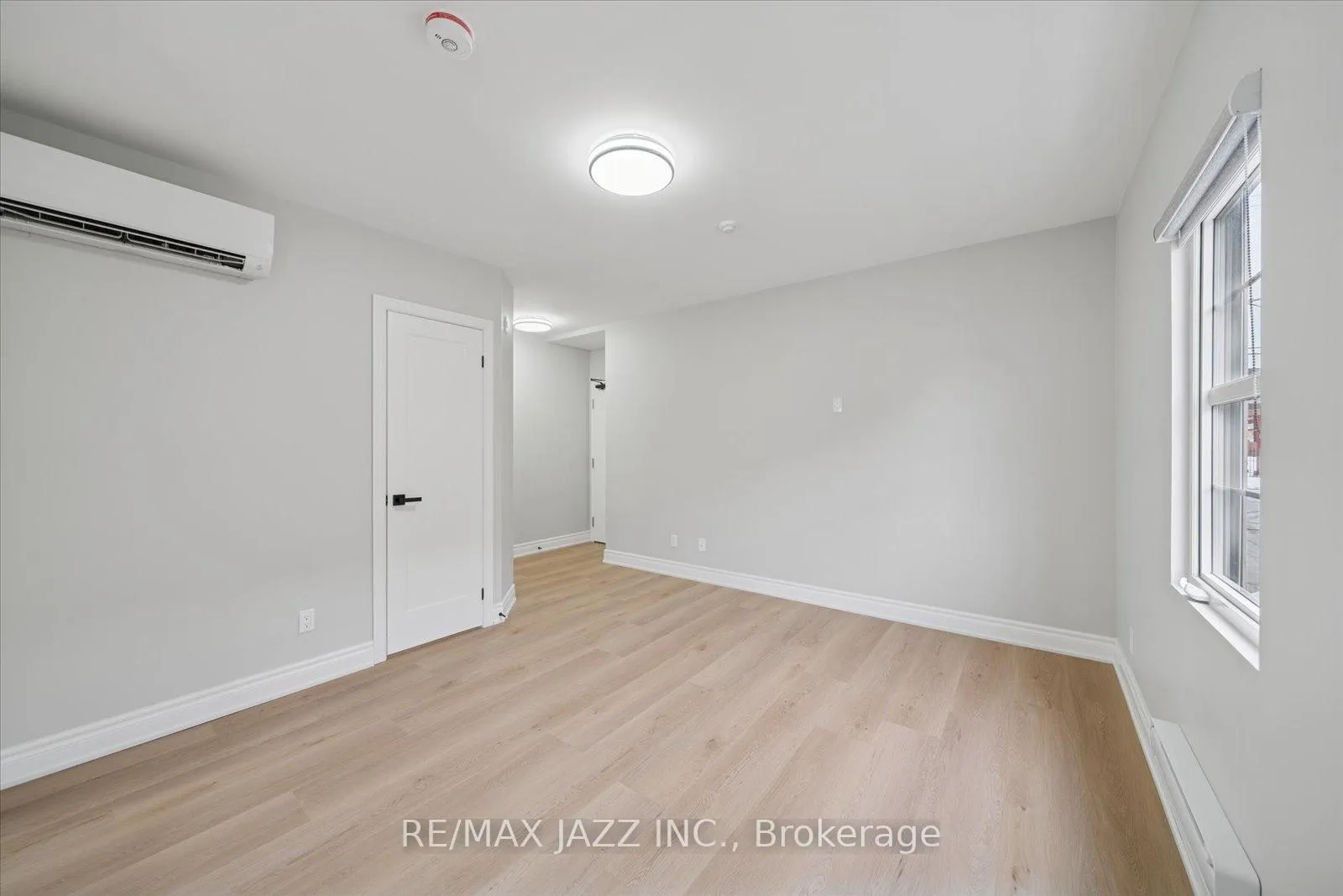 Photo 4 of Unit 103, 251 Simcoe Street S, Oshawa, Central — HOMEH