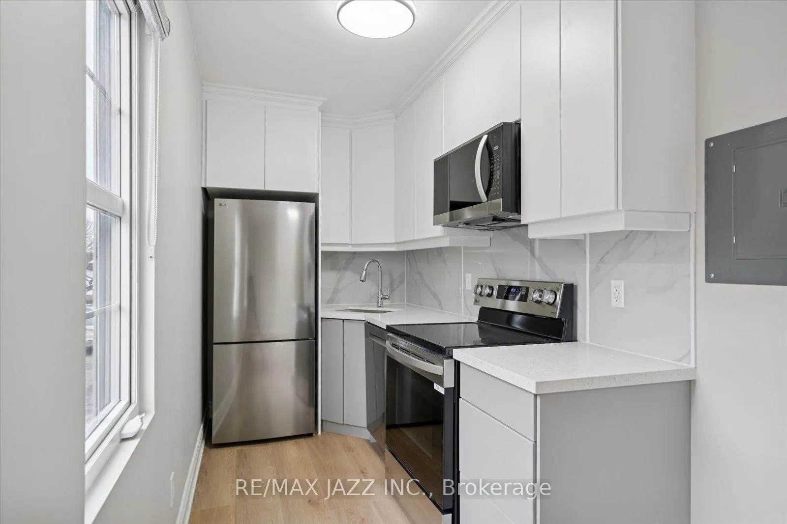 Photo 8 of Unit 103, 251 Simcoe Street S, Oshawa, Central — HOMEH