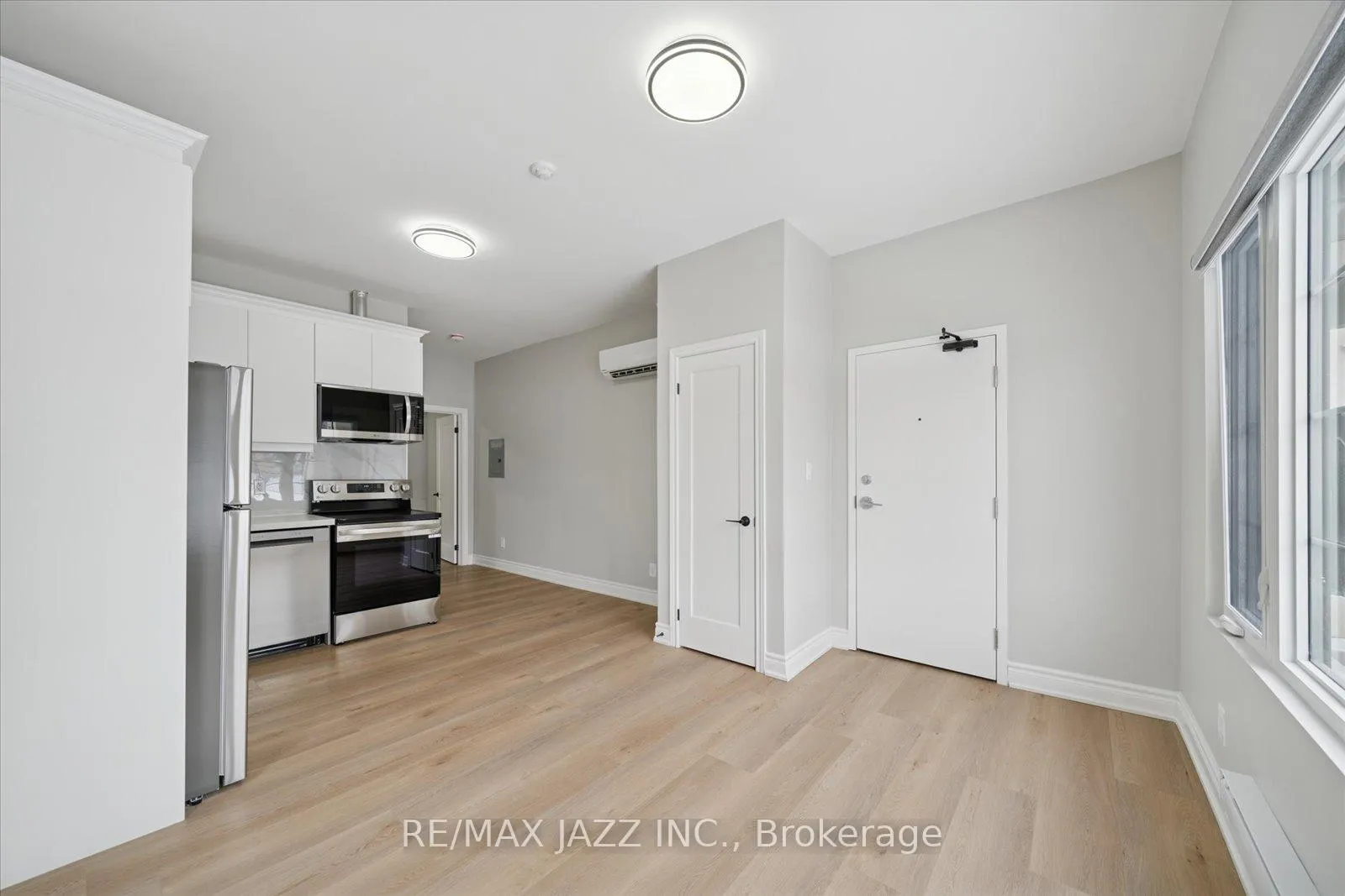 Photo 2 of Unit 102, 251 Simcoe Street S, Oshawa, Central — HOMEH