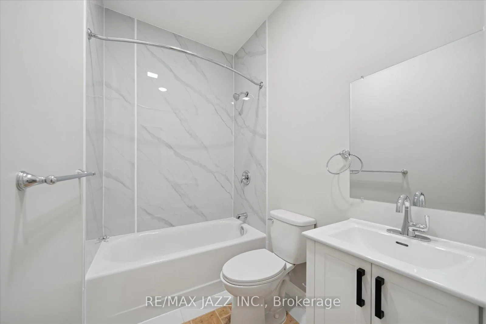 Photo 12 of Unit 102, 251 Simcoe Street S, Oshawa, Central — HOMEH