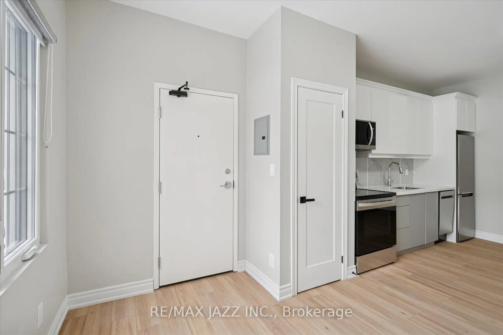 Photo 2 of Unit 101, 251 Simcoe Street S, Oshawa, Central — HOMEH